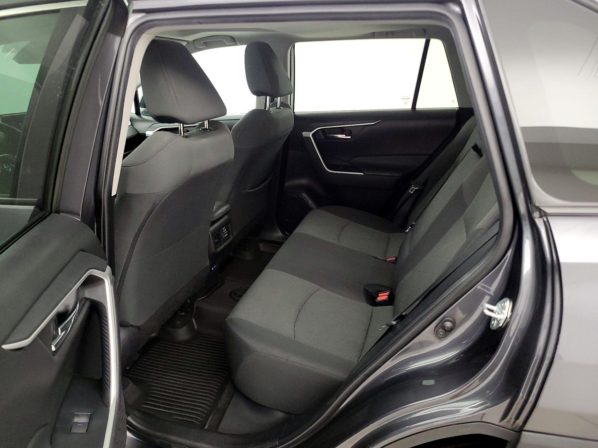 Thumbnail: 2022 Toyota RAV4 - 20