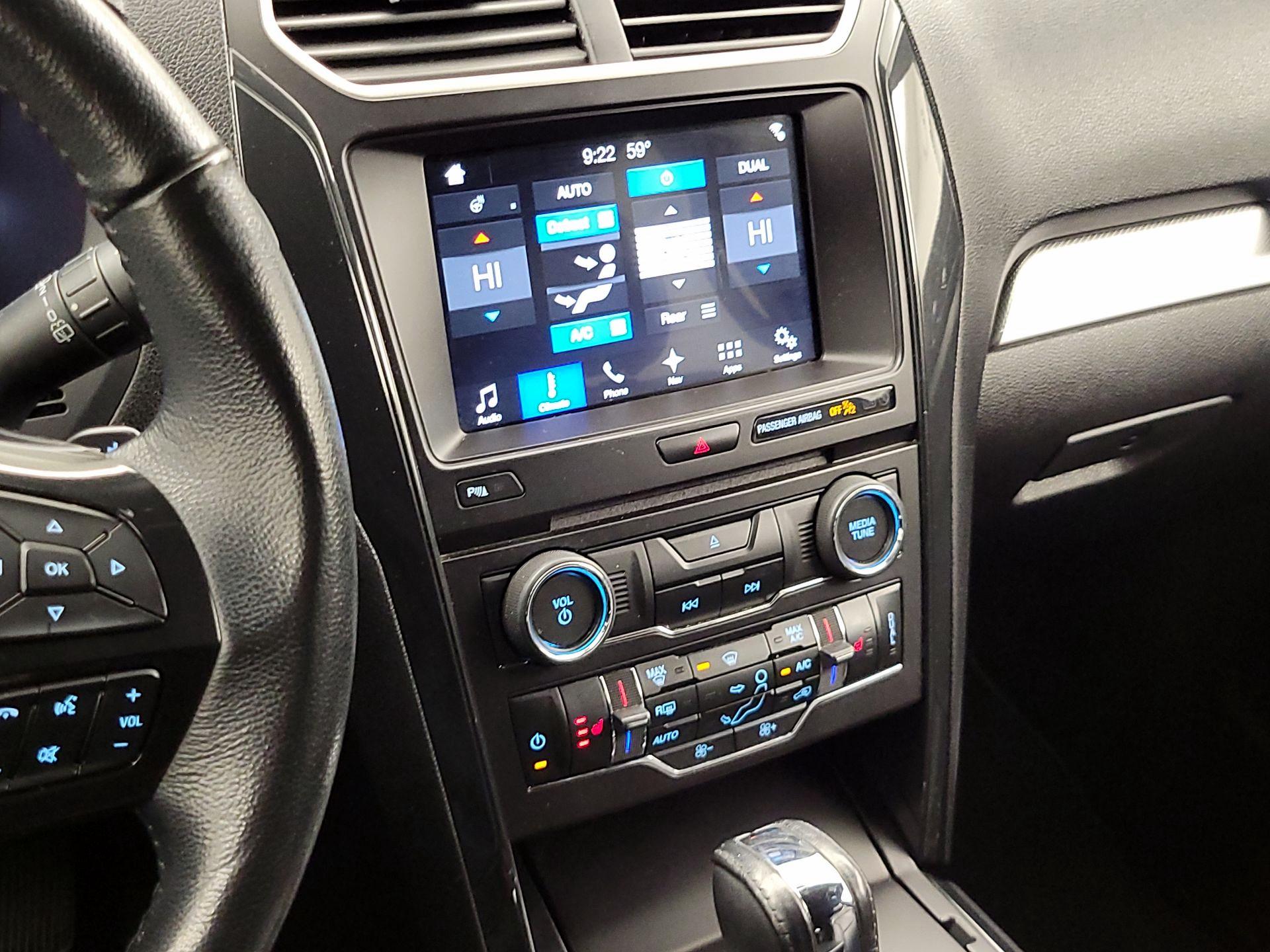 Thumbnail: 2017 Ford Explorer - 17