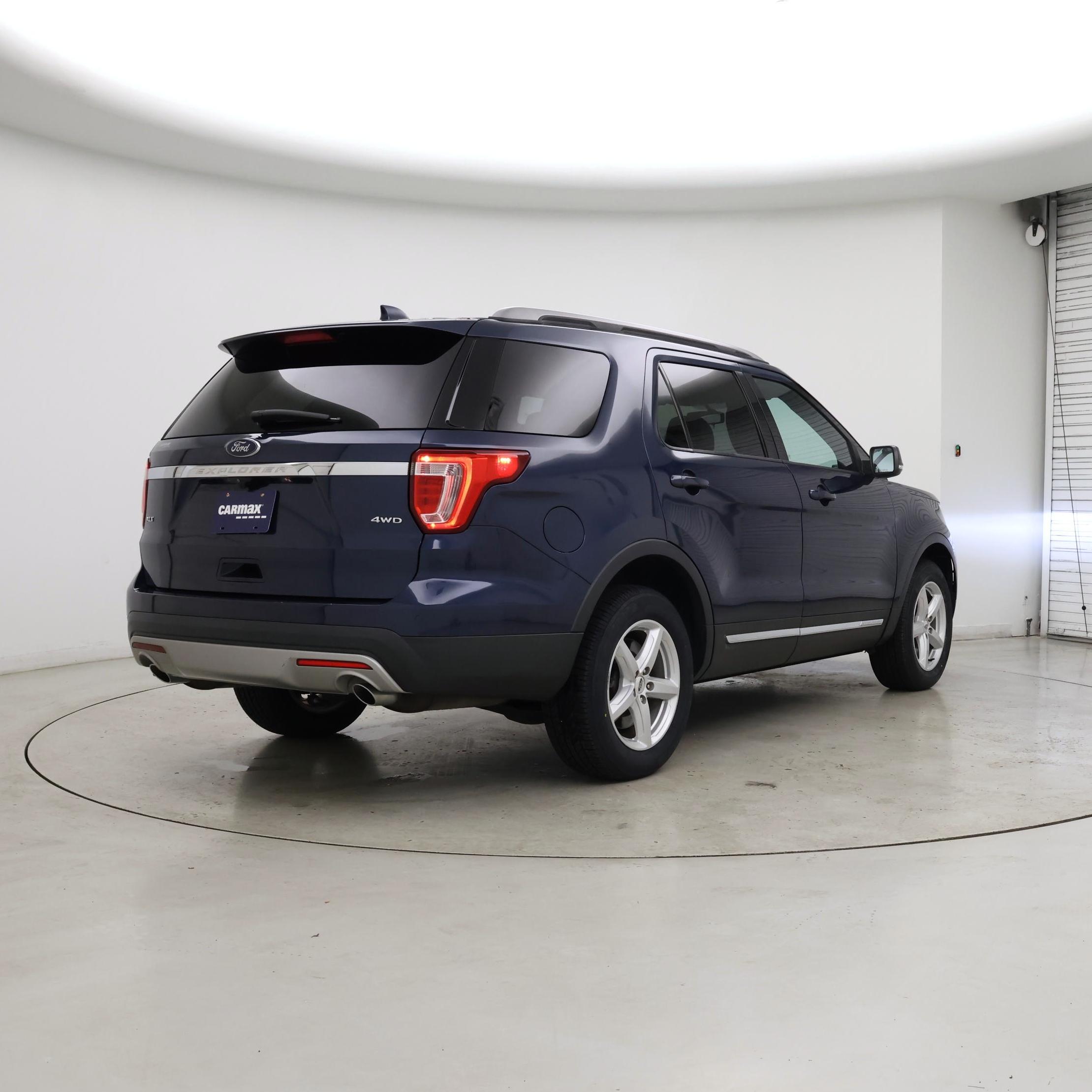 Thumbnail: 2017 Ford Explorer - 8