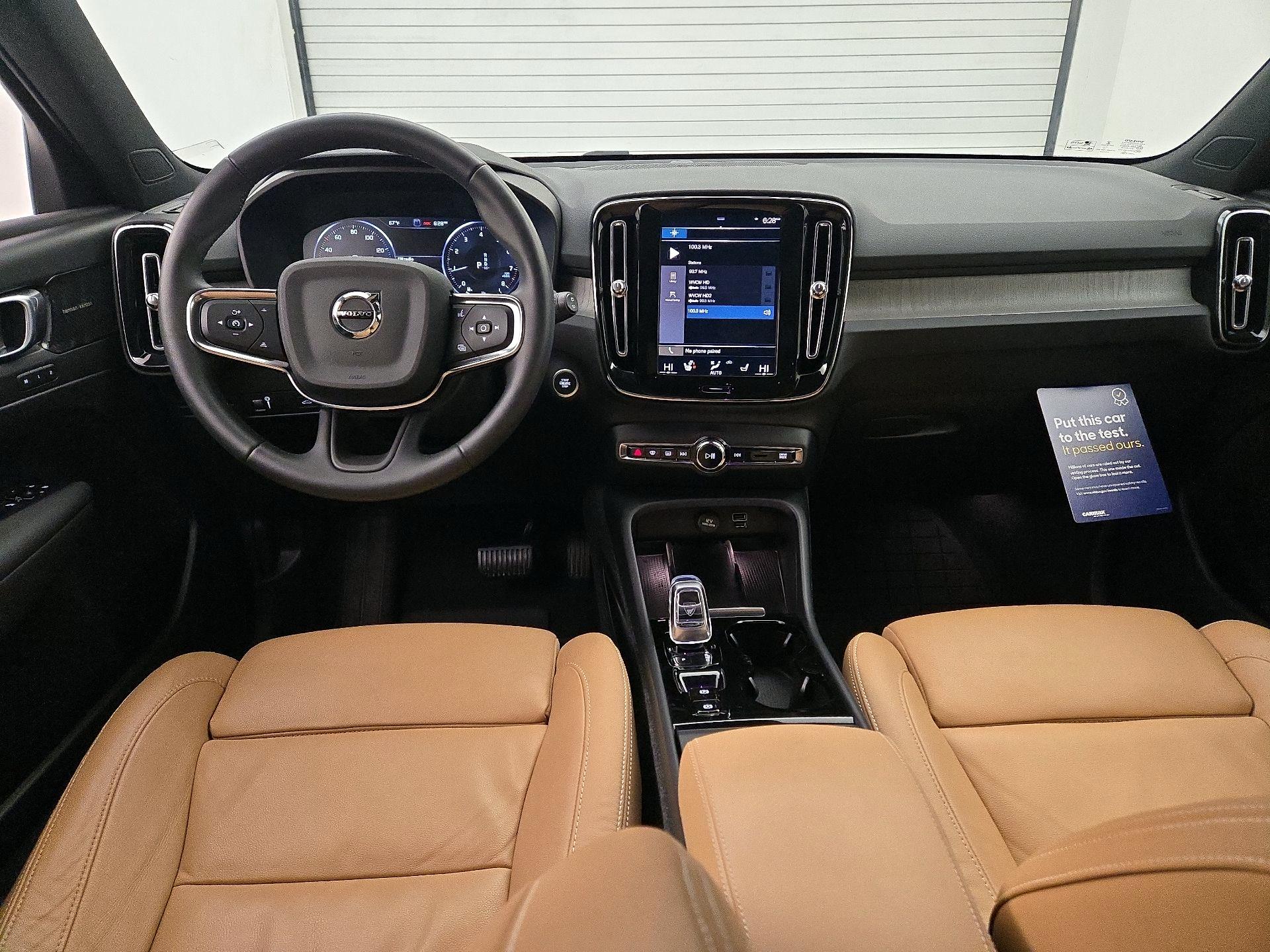 Thumbnail: 2022 Volvo XC40 - 9