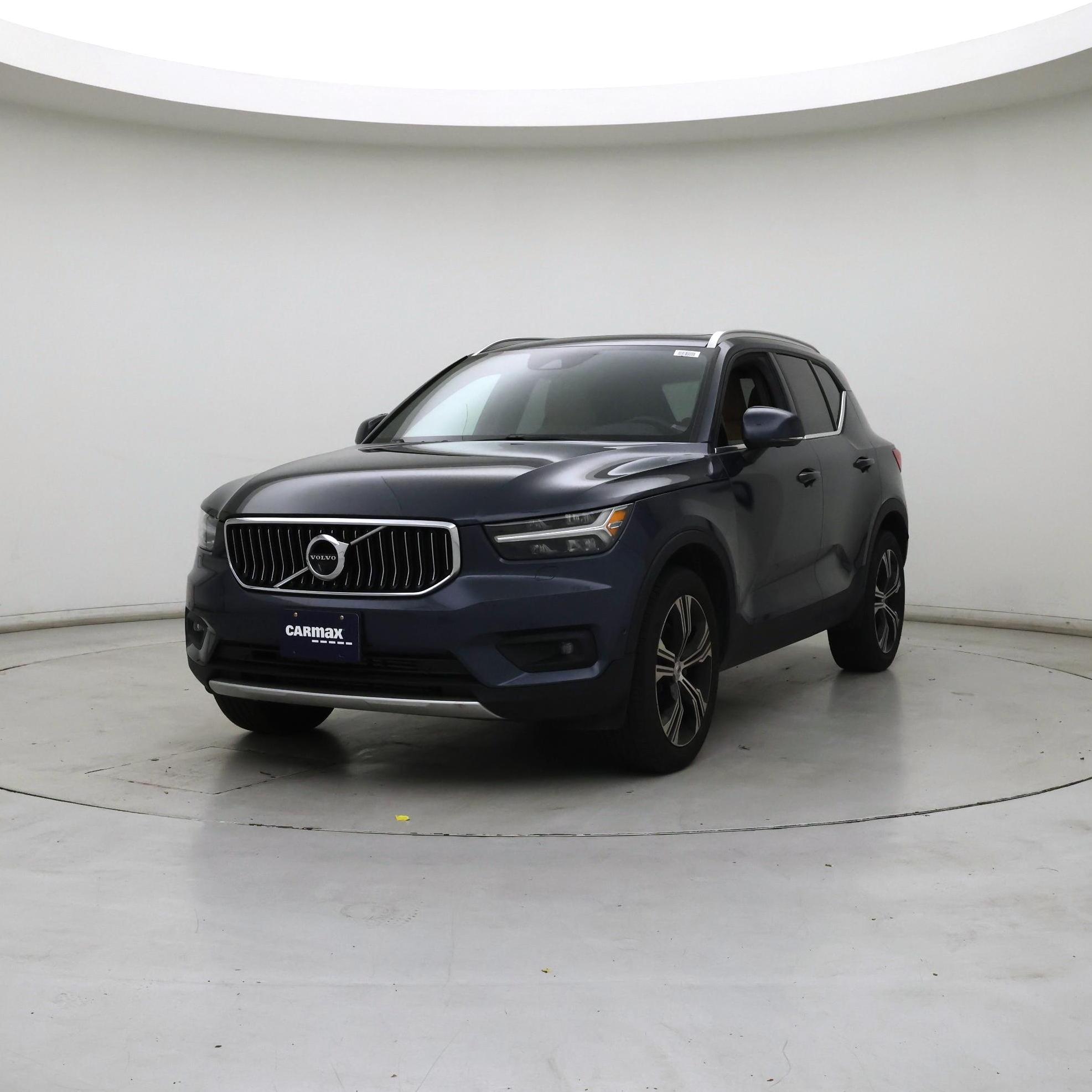 Thumbnail: 2022 Volvo XC40 - 4