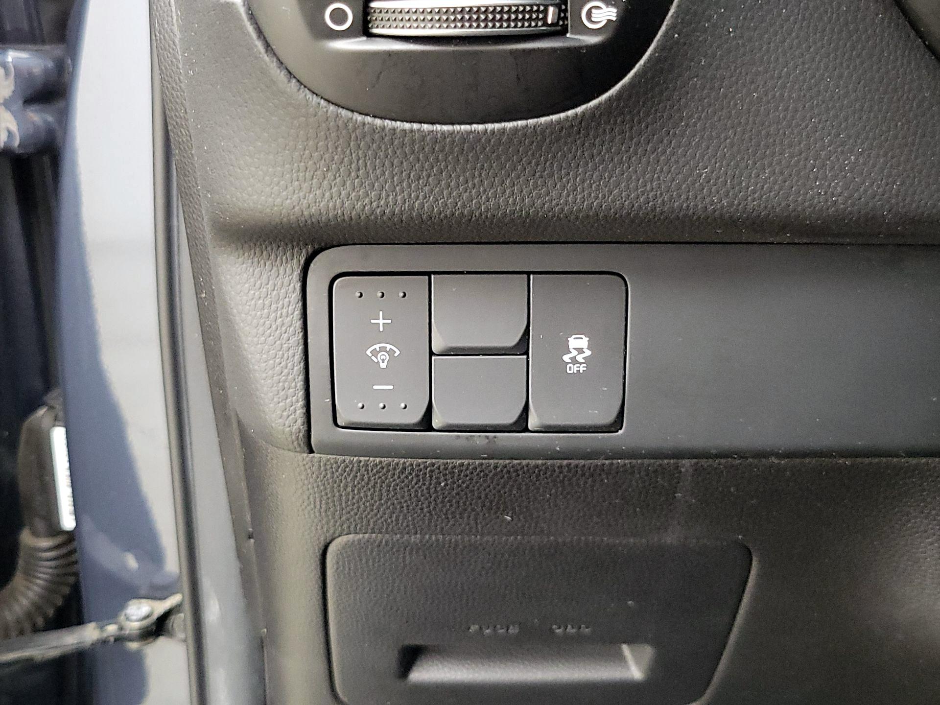 Thumbnail: 2016 Kia Soul - 13