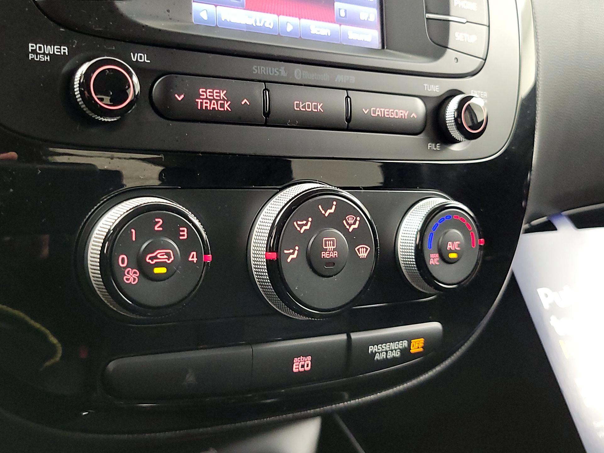 Thumbnail: 2016 Kia Soul - 16