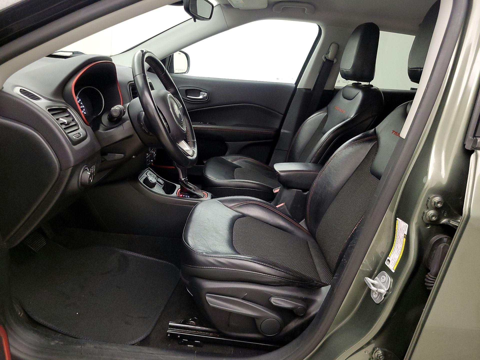 Thumbnail: 2018 Jeep Compass - 11