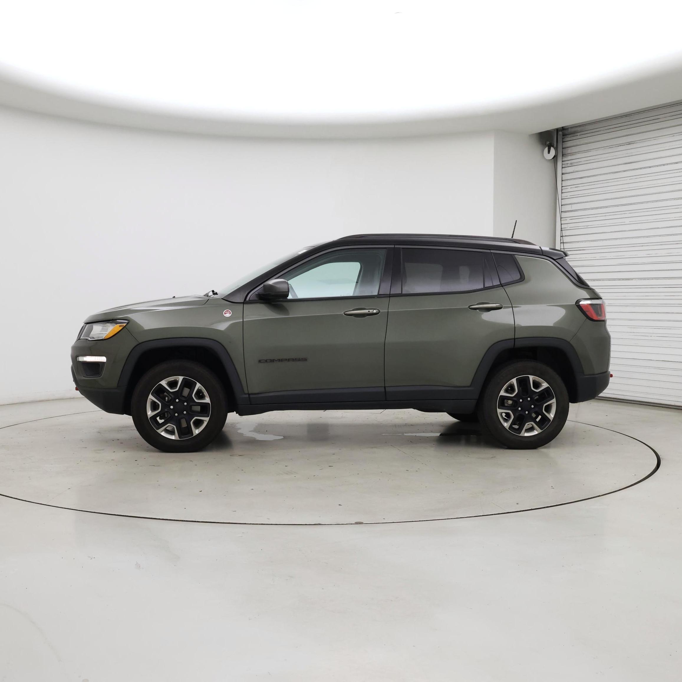 Thumbnail: 2018 Jeep Compass - 3
