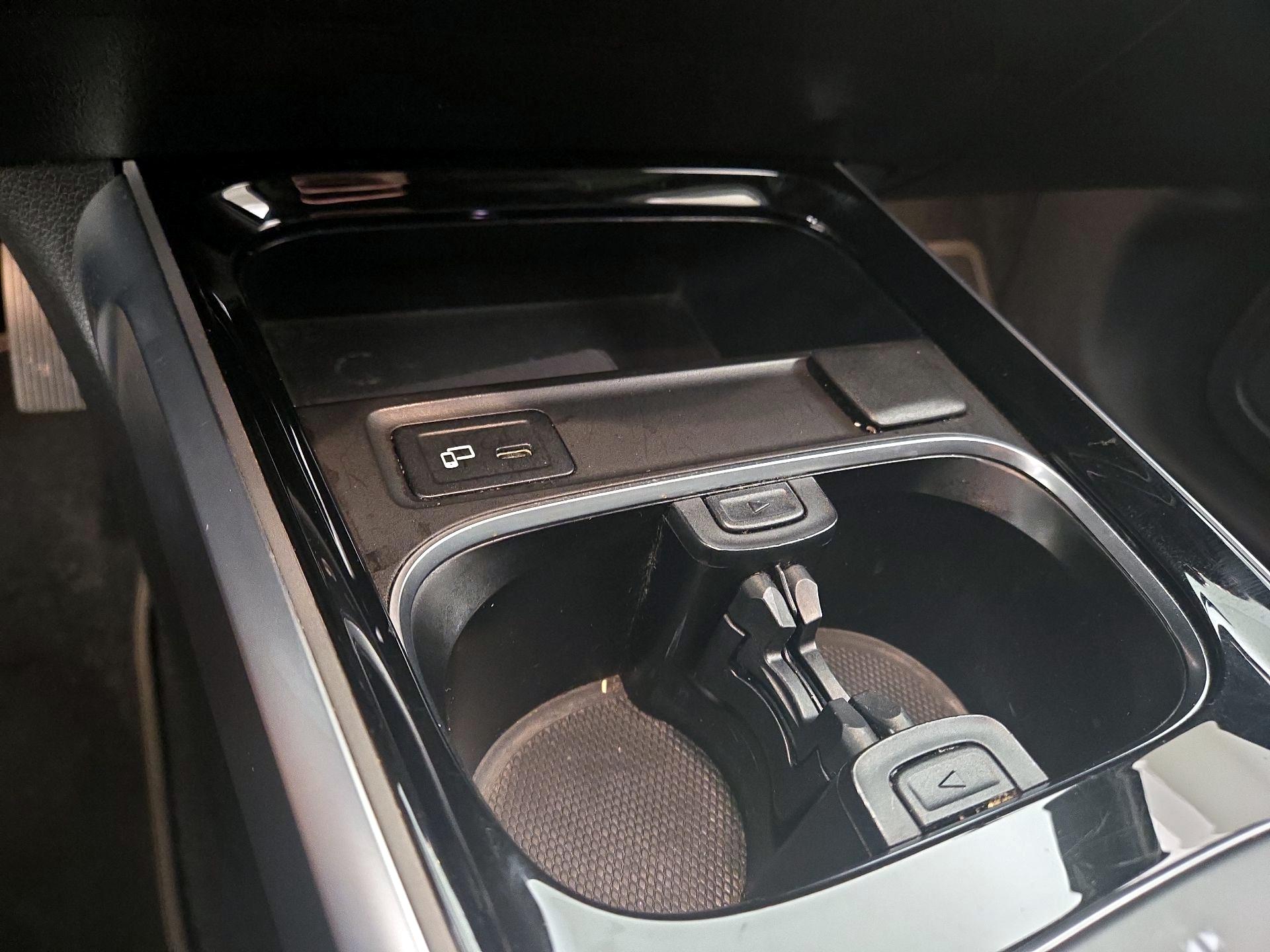 Thumbnail: 2022 Mercedes-Benz GLB - 18