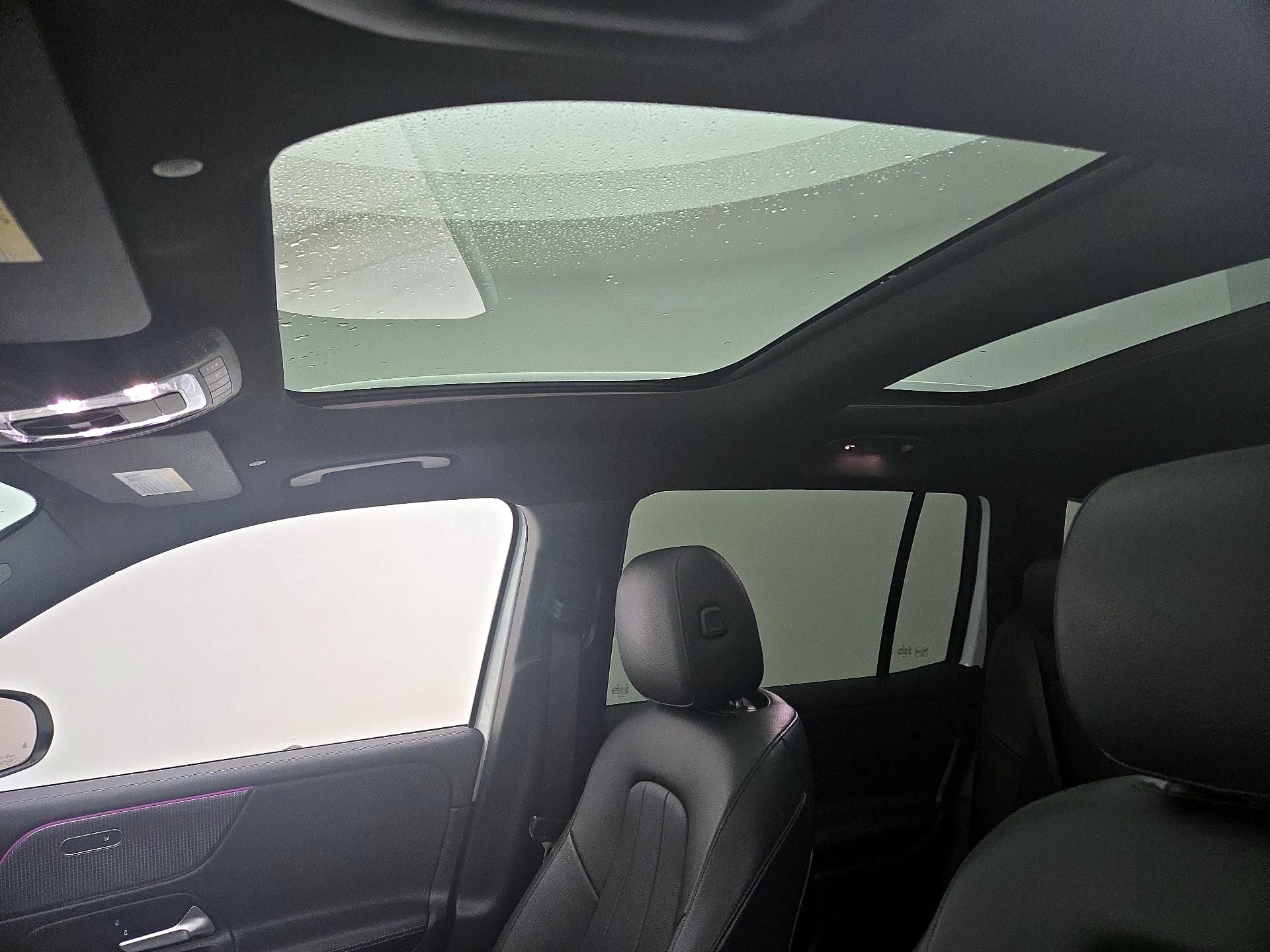 Thumbnail: 2022 Mercedes-Benz GLB - 19