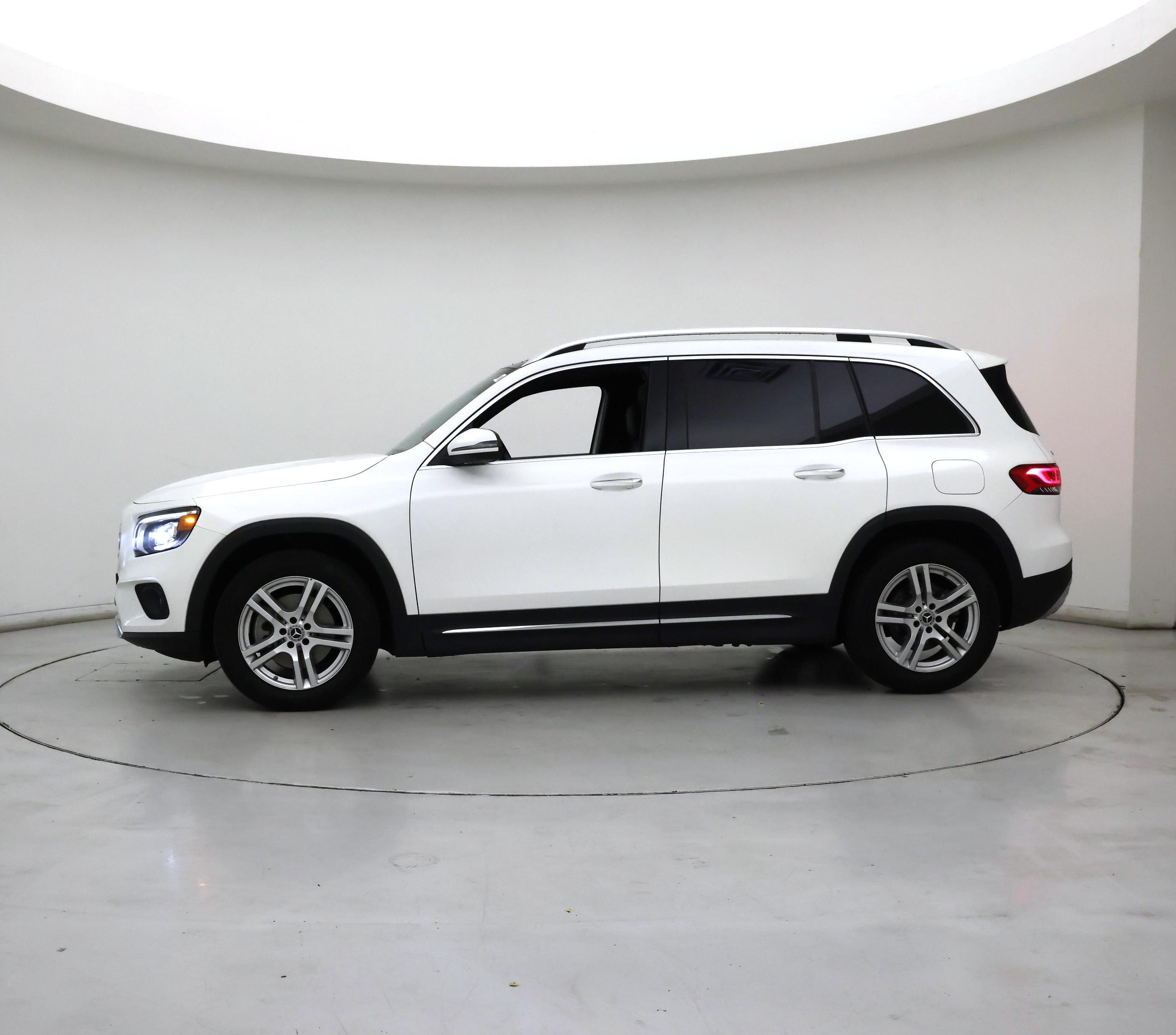 Thumbnail: 2022 Mercedes-Benz GLB - 3