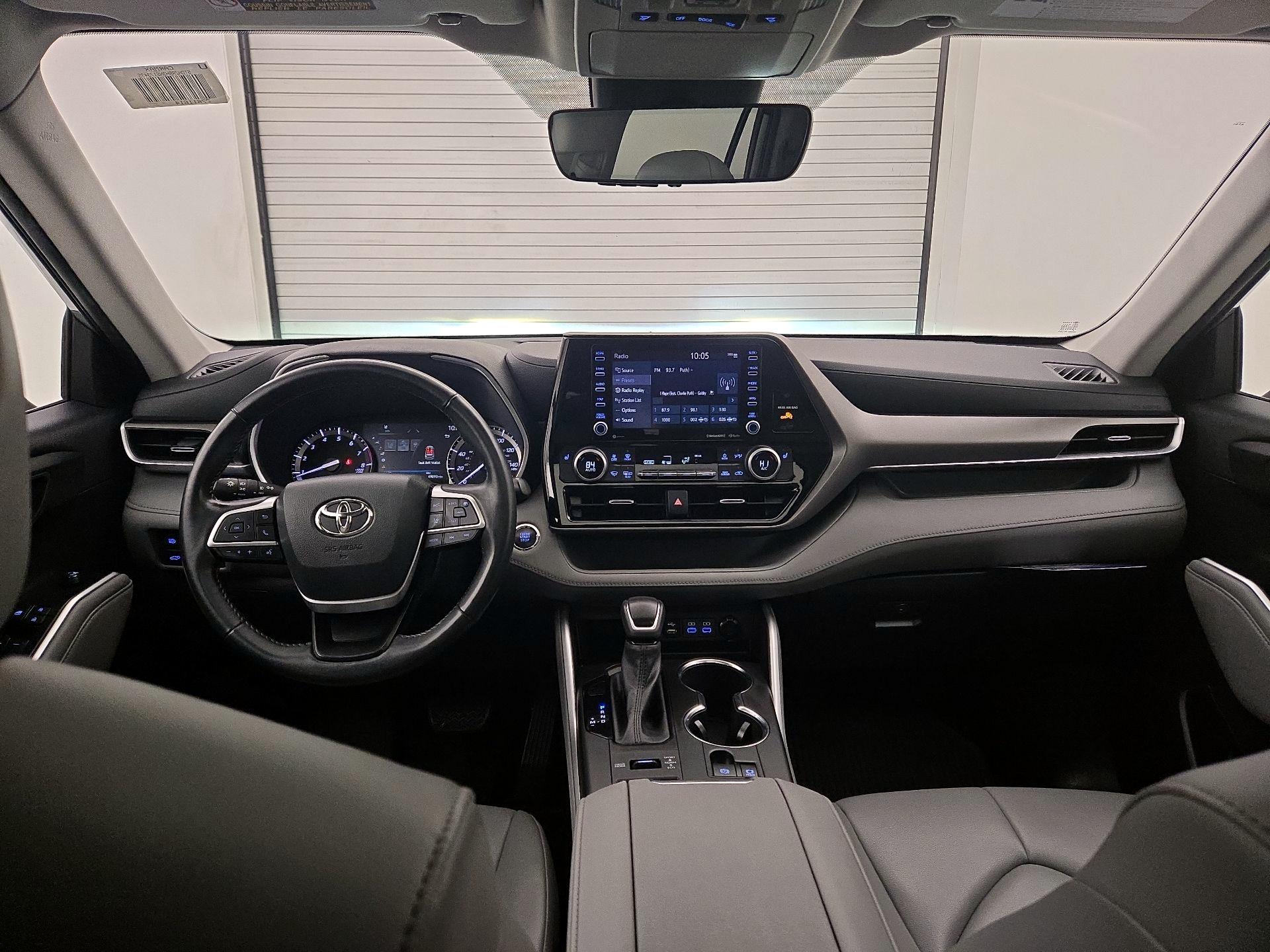 Thumbnail: 2022 Toyota Highlander - 9