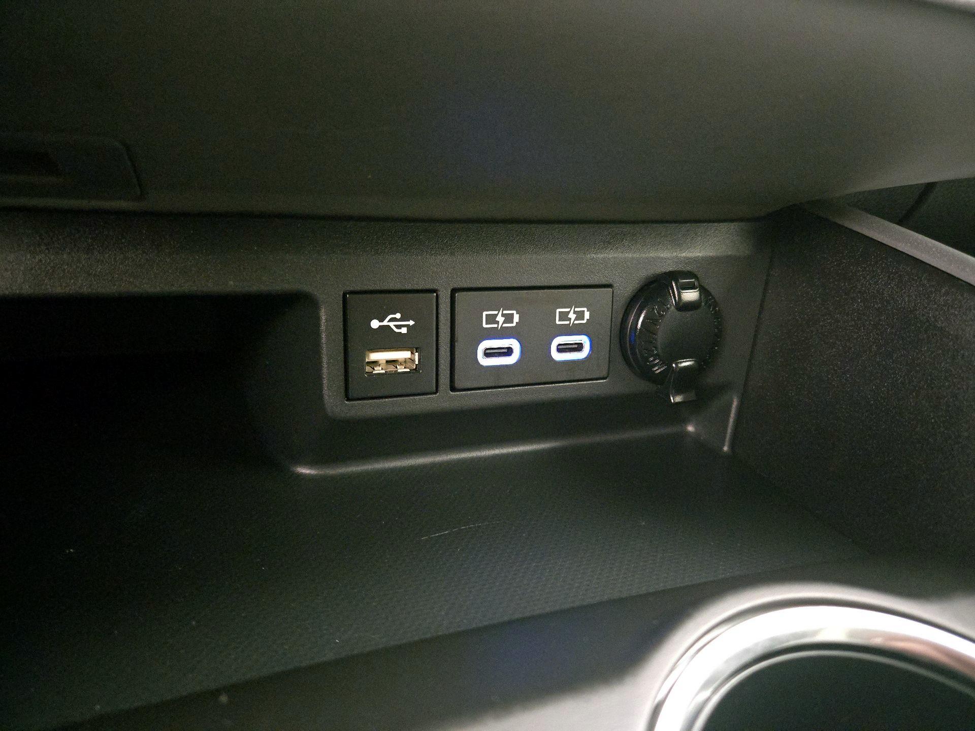 Thumbnail: 2022 Toyota Highlander - 18