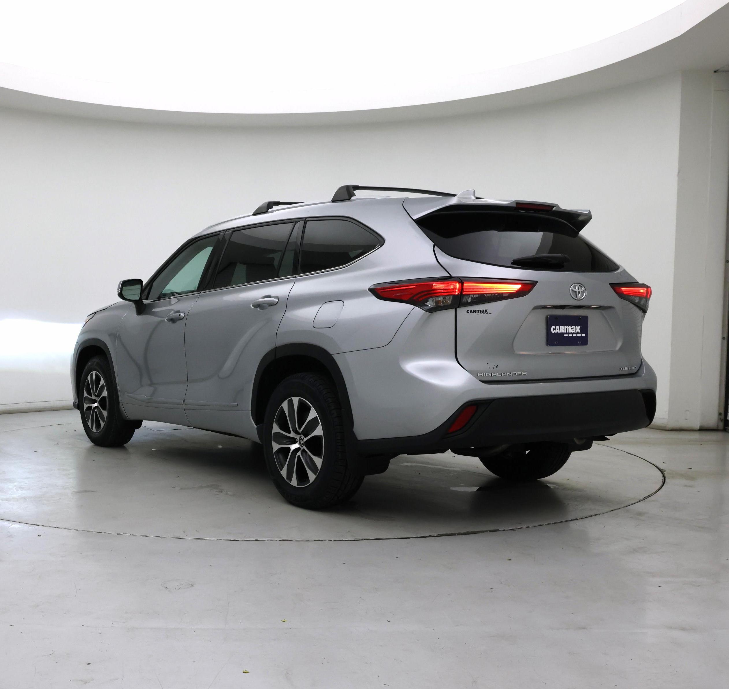 Thumbnail: 2022 Toyota Highlander - 2