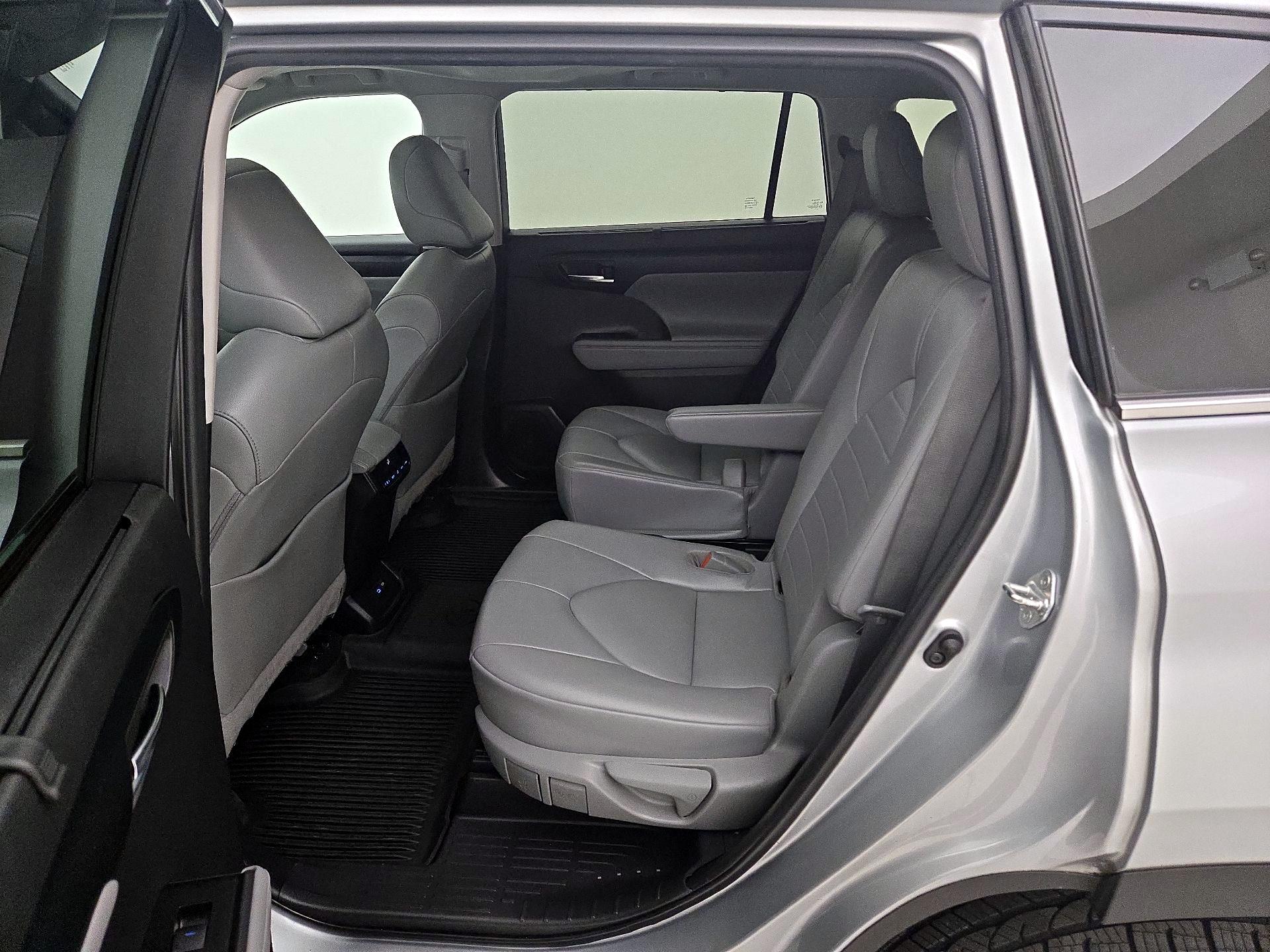 Thumbnail: 2022 Toyota Highlander - 20