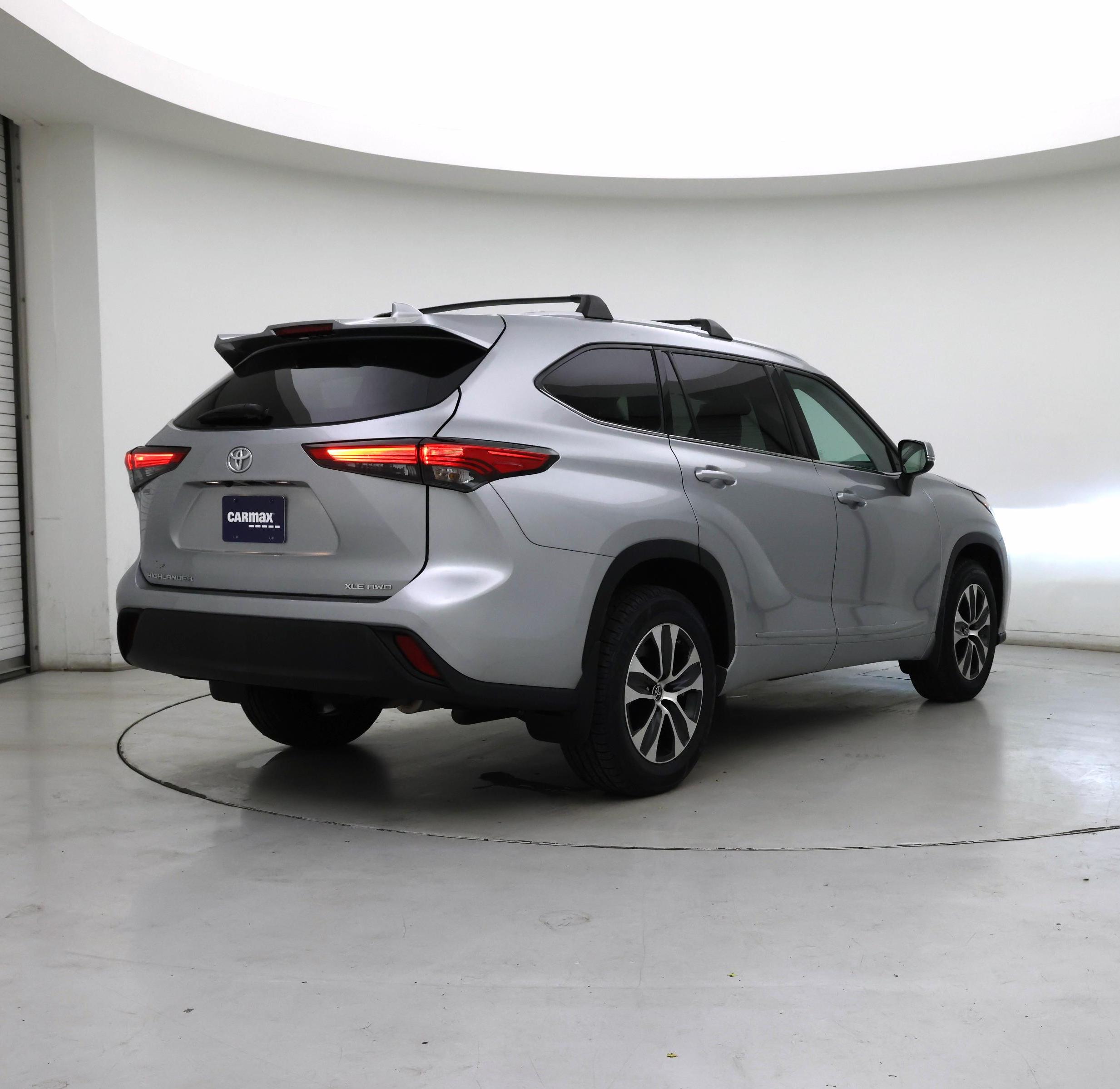 Thumbnail: 2022 Toyota Highlander - 8