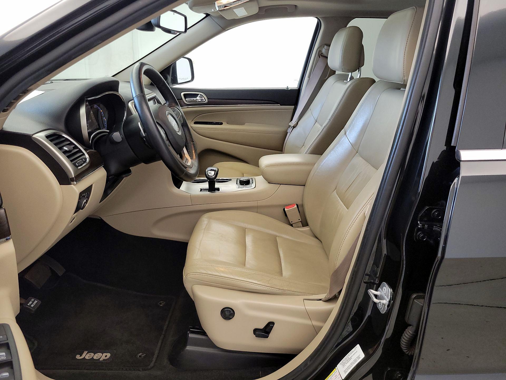 Thumbnail: 2014 Jeep Grand Cherokee - 11