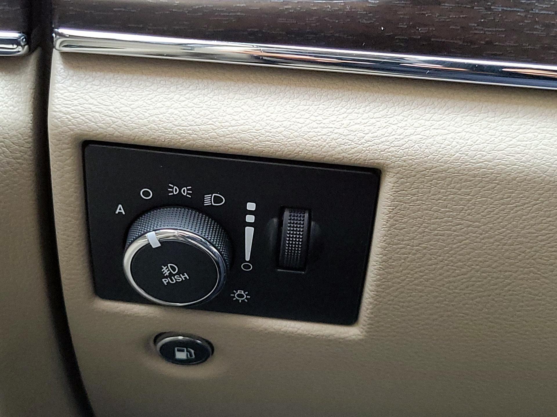 Thumbnail: 2014 Jeep Grand Cherokee - 13