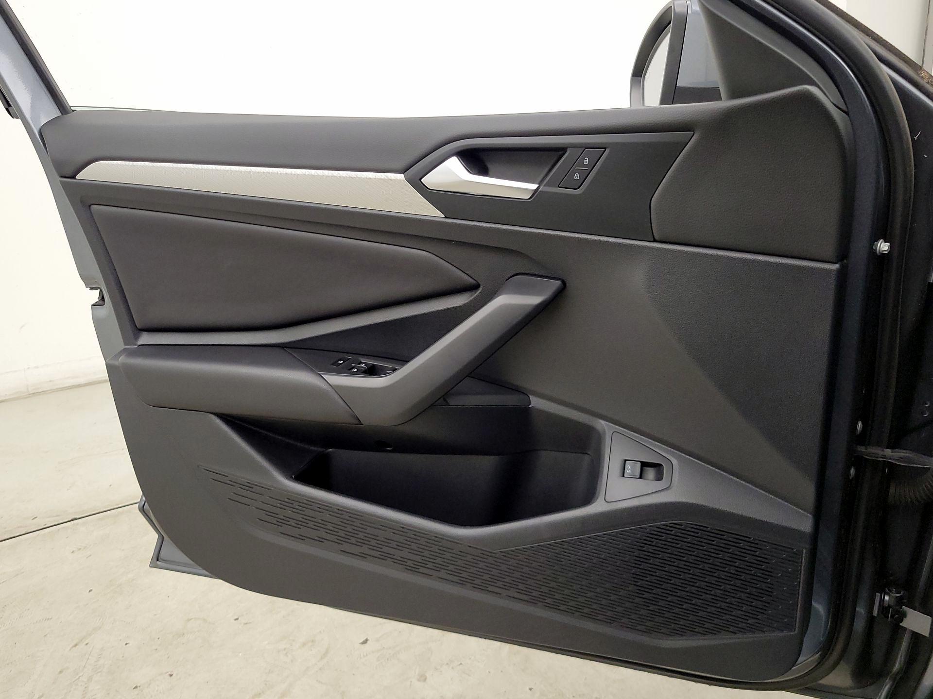 Thumbnail: 2019 Volkswagen Jetta - 12