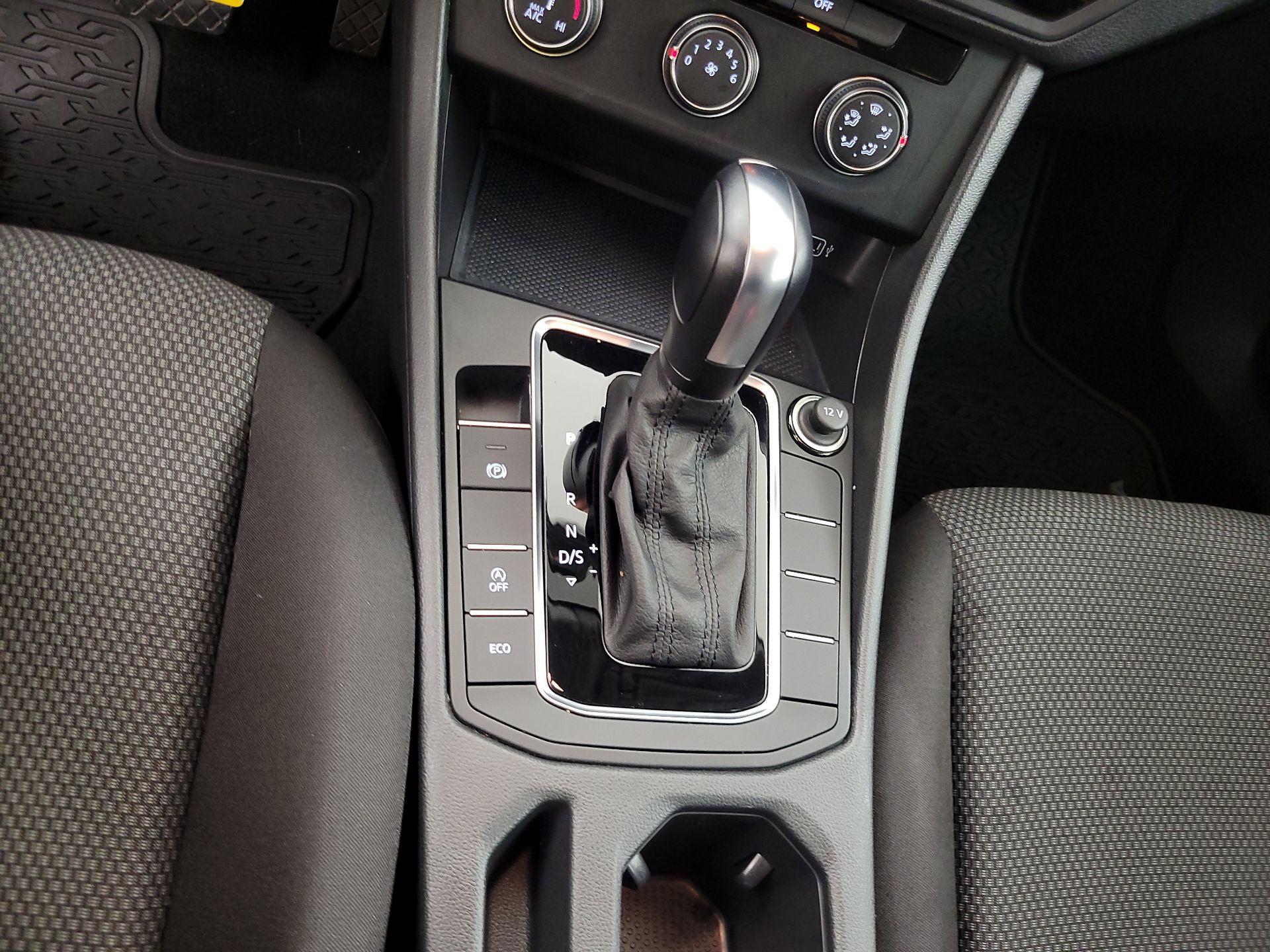 Thumbnail: 2019 Volkswagen Jetta - 17