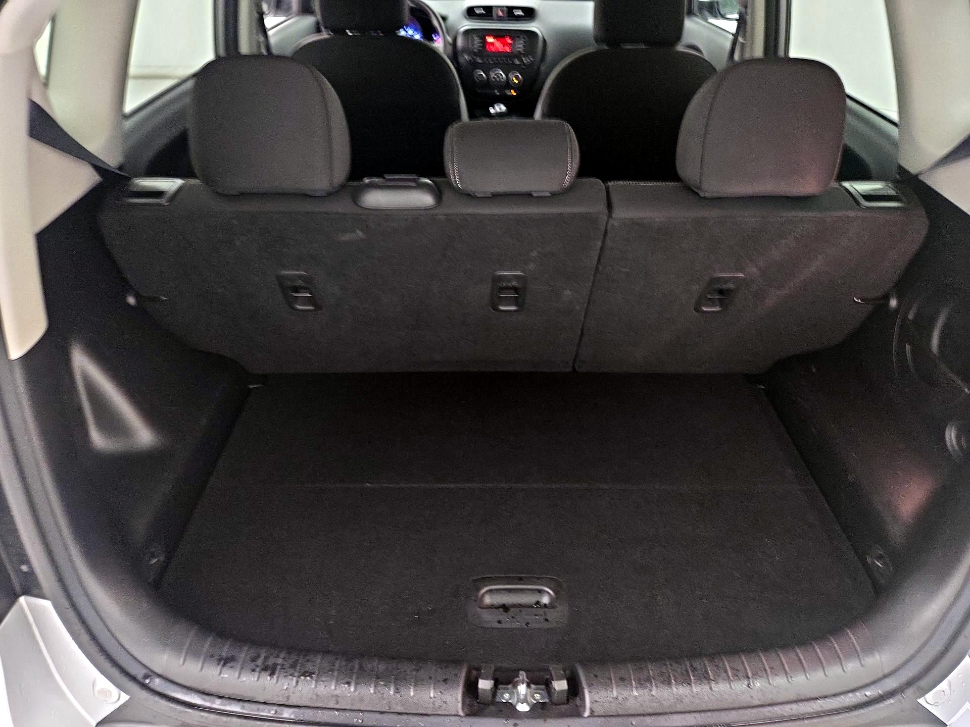 Thumbnail: 2016 Kia Soul - 19