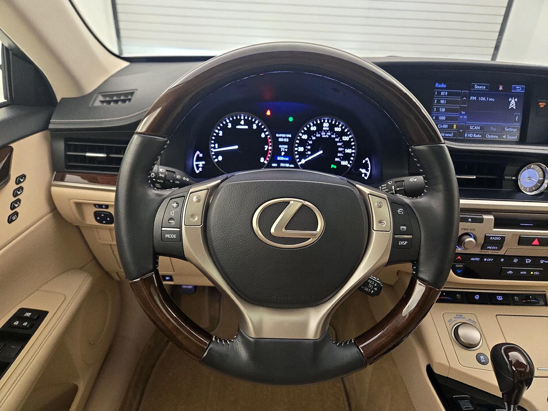 Thumbnail: 2015 Lexus ES - 10