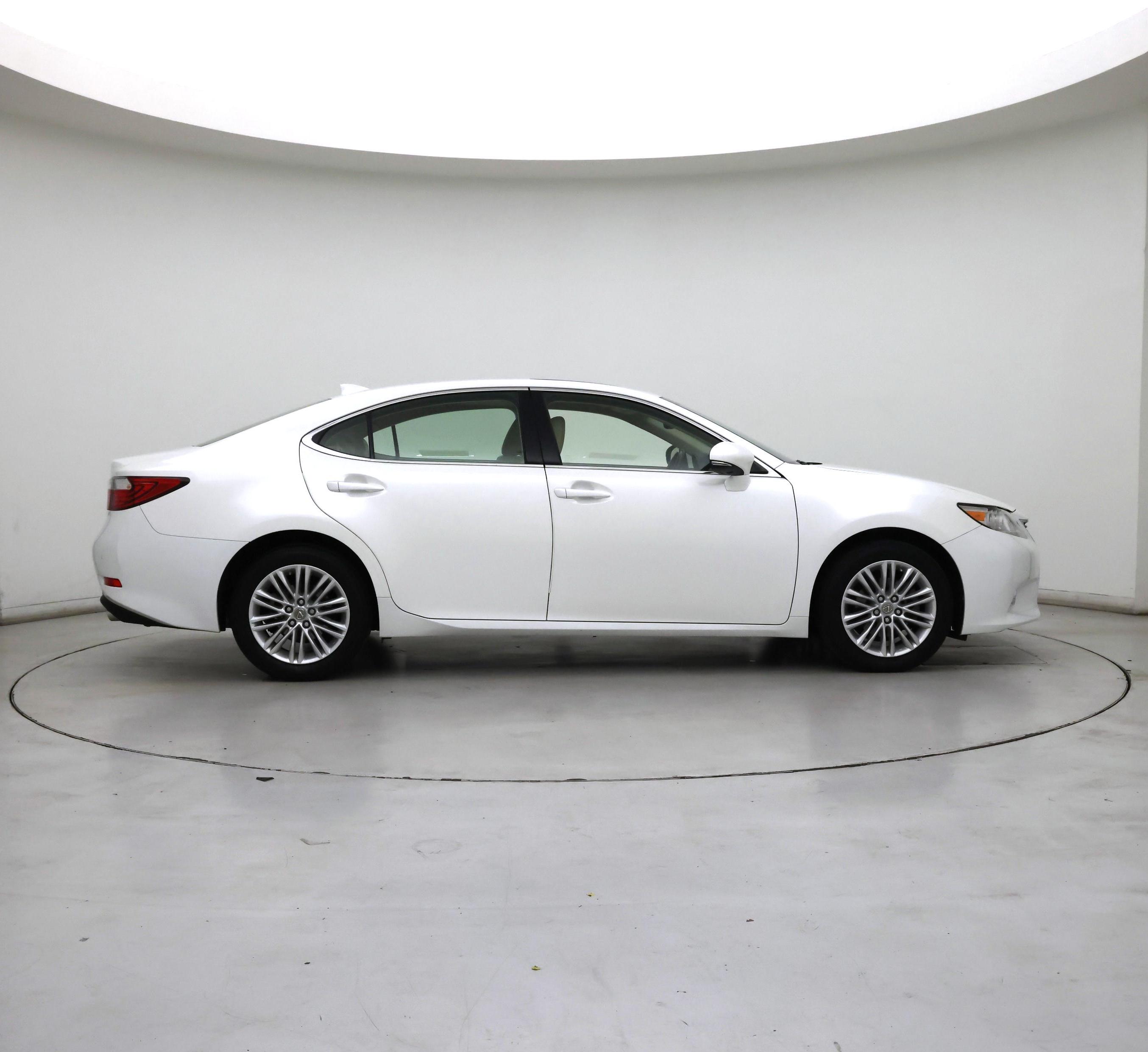 Thumbnail: 2015 Lexus ES - 7