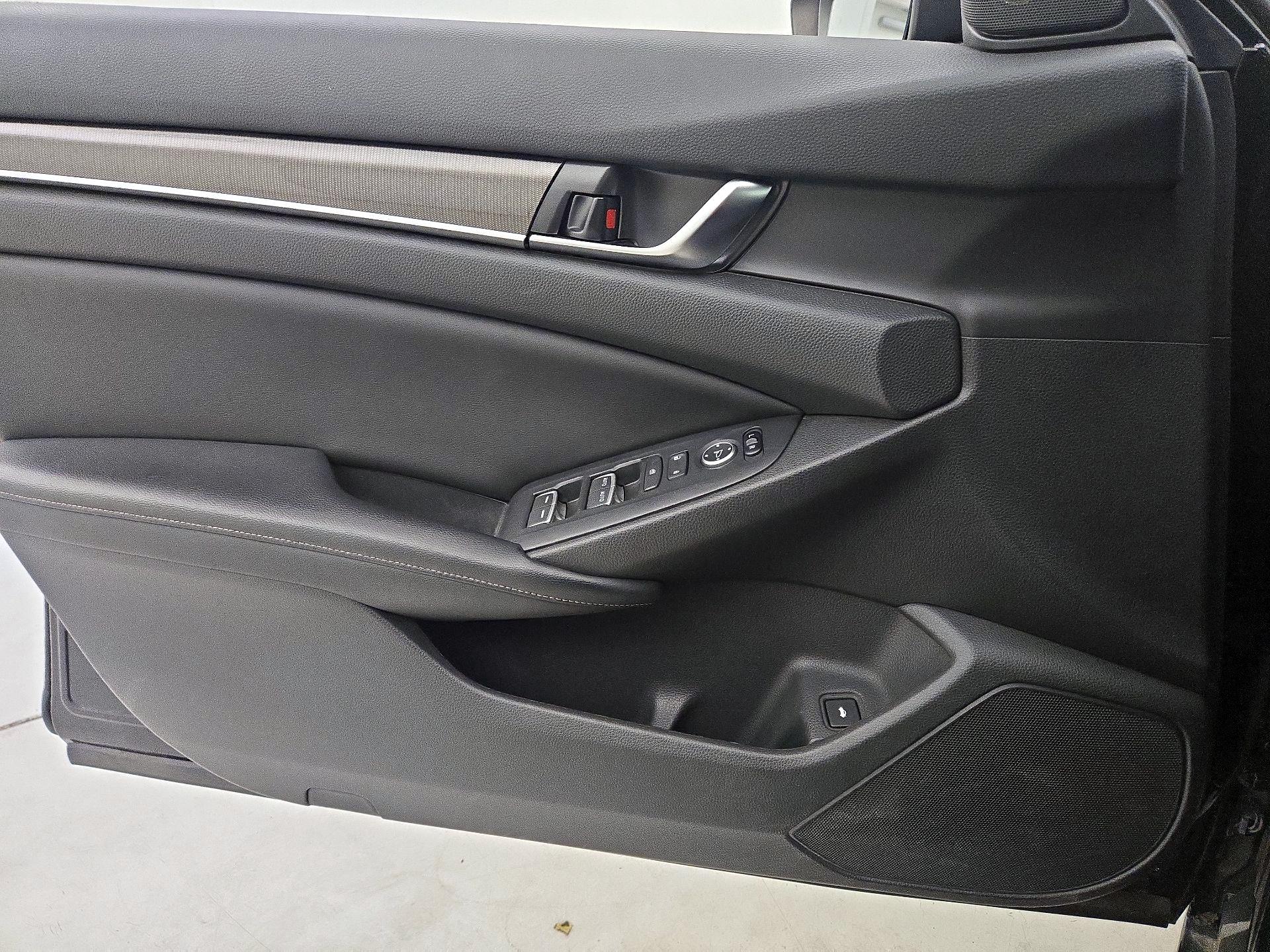 Thumbnail: 2018 Honda Accord - 12