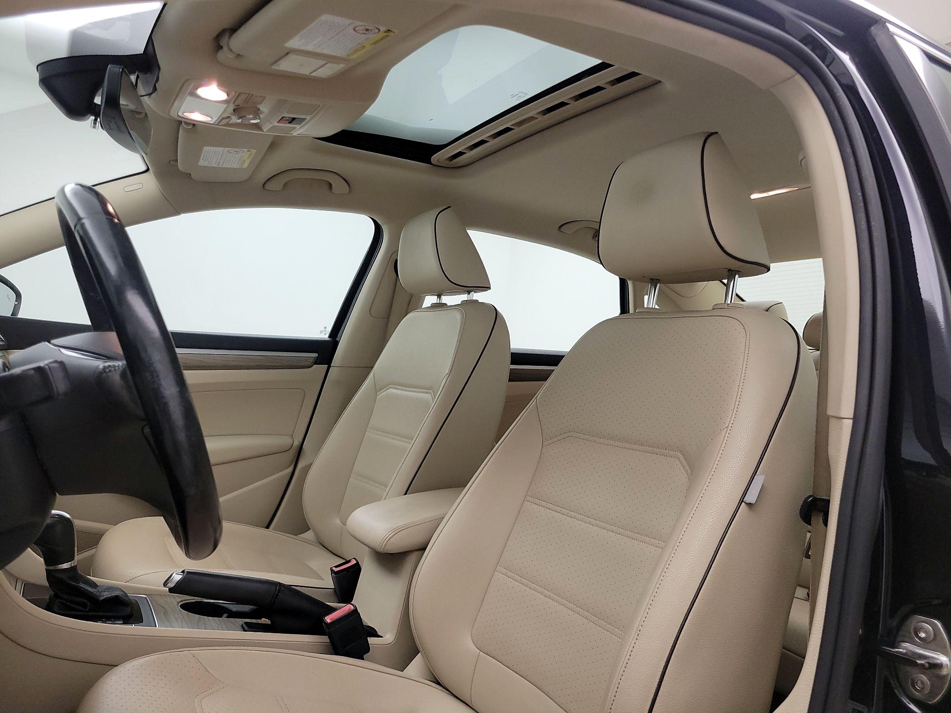 Thumbnail: 2017 Volkswagen Passat - 19
