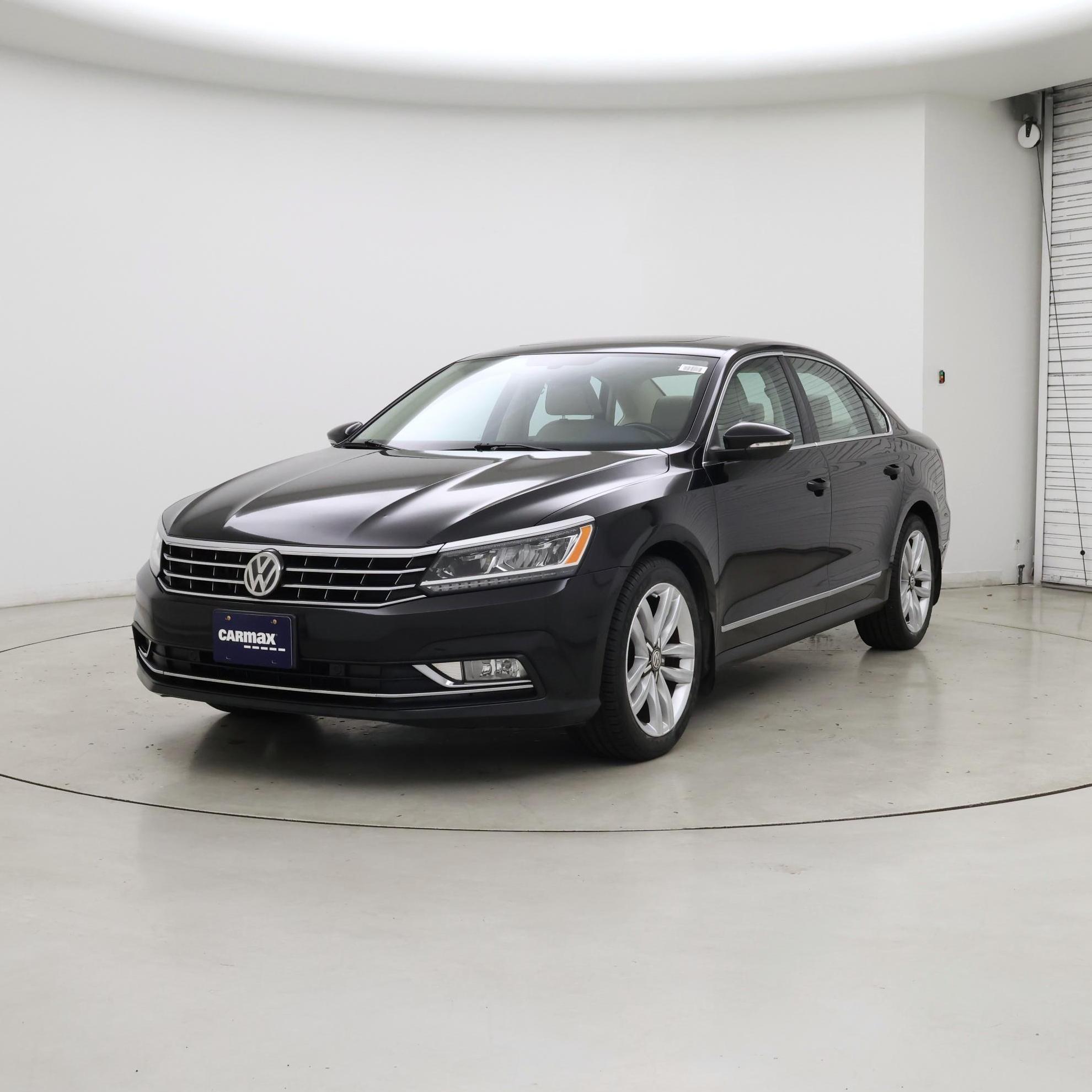 Thumbnail: 2017 Volkswagen Passat - 4