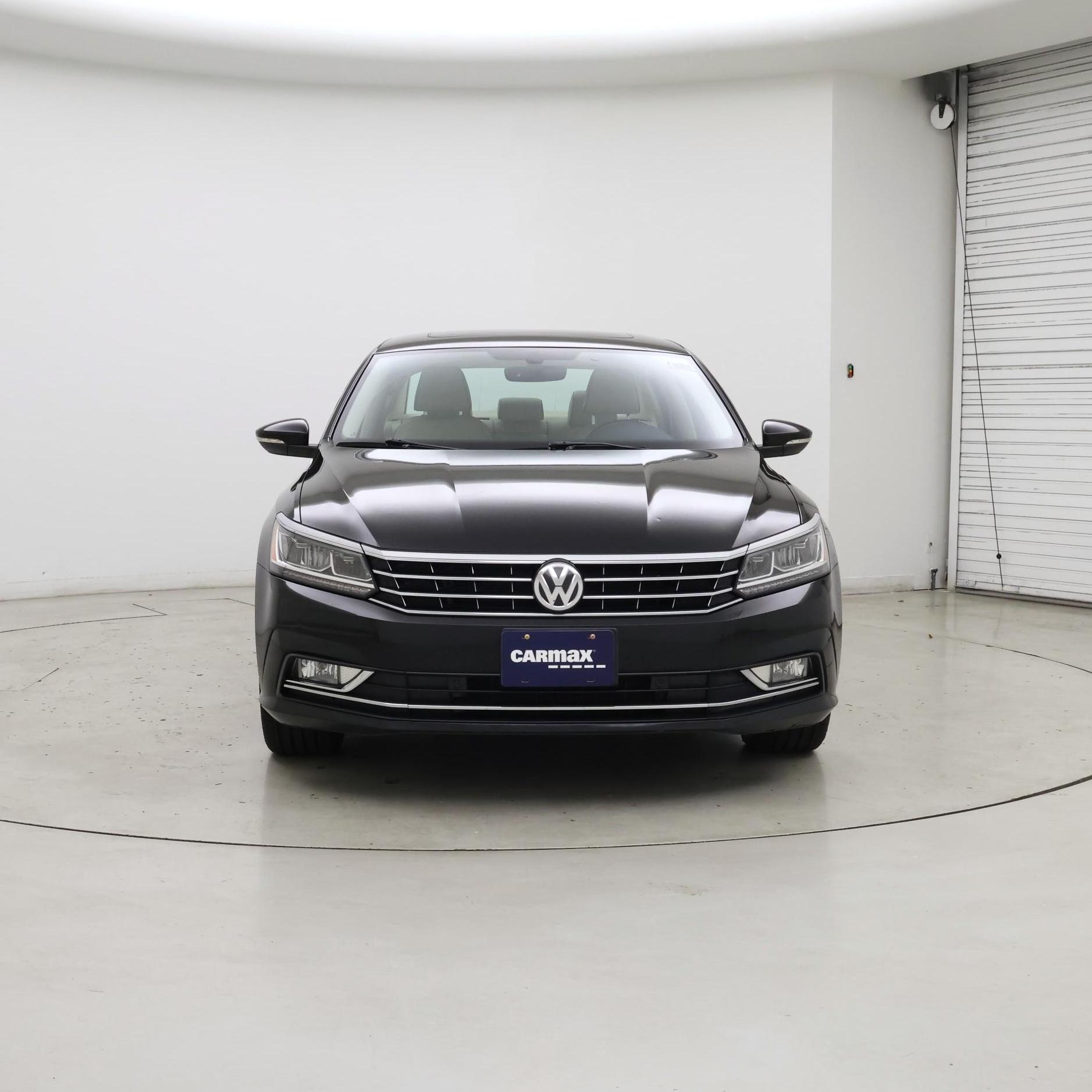 Thumbnail: 2017 Volkswagen Passat - 5