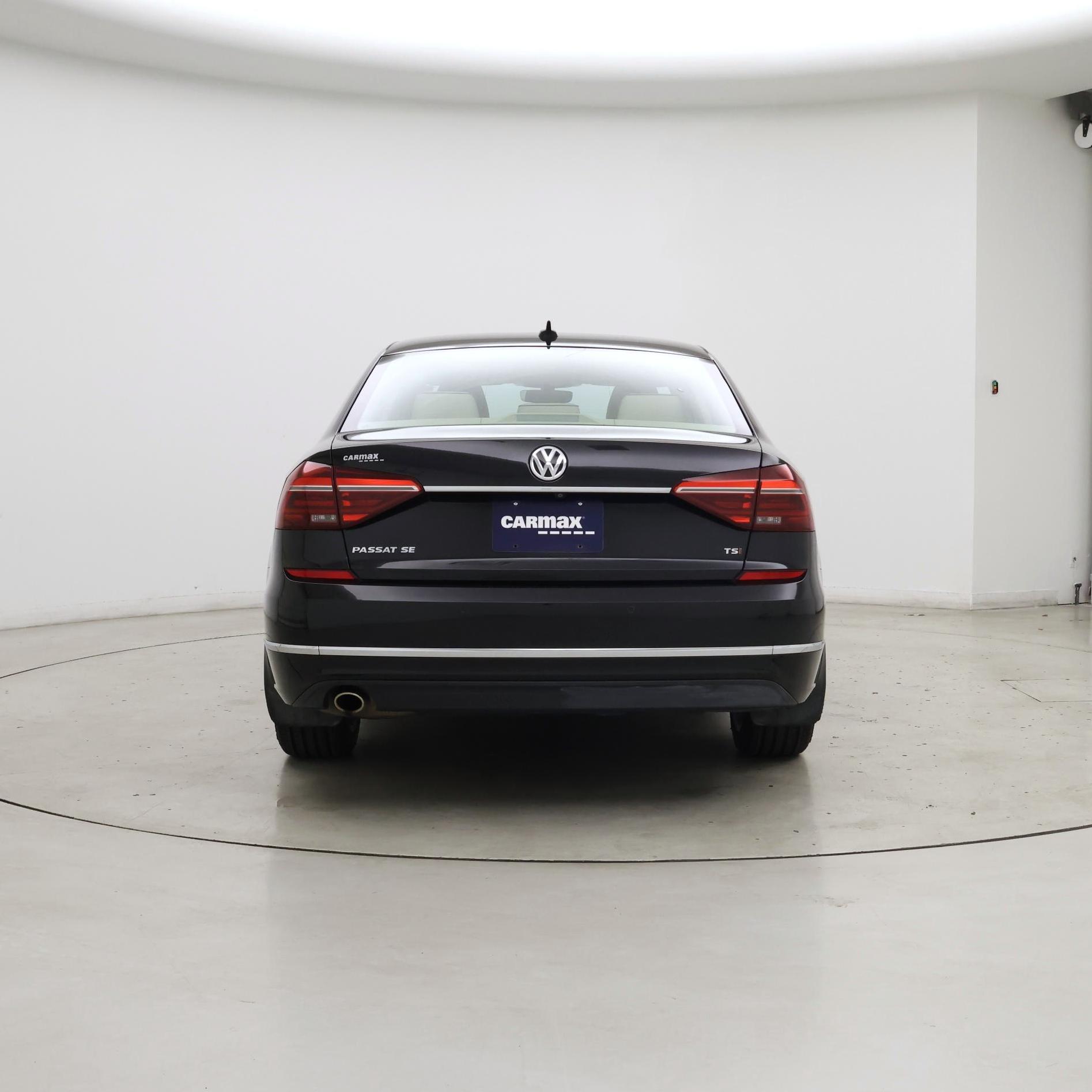 Thumbnail: 2017 Volkswagen Passat - 6