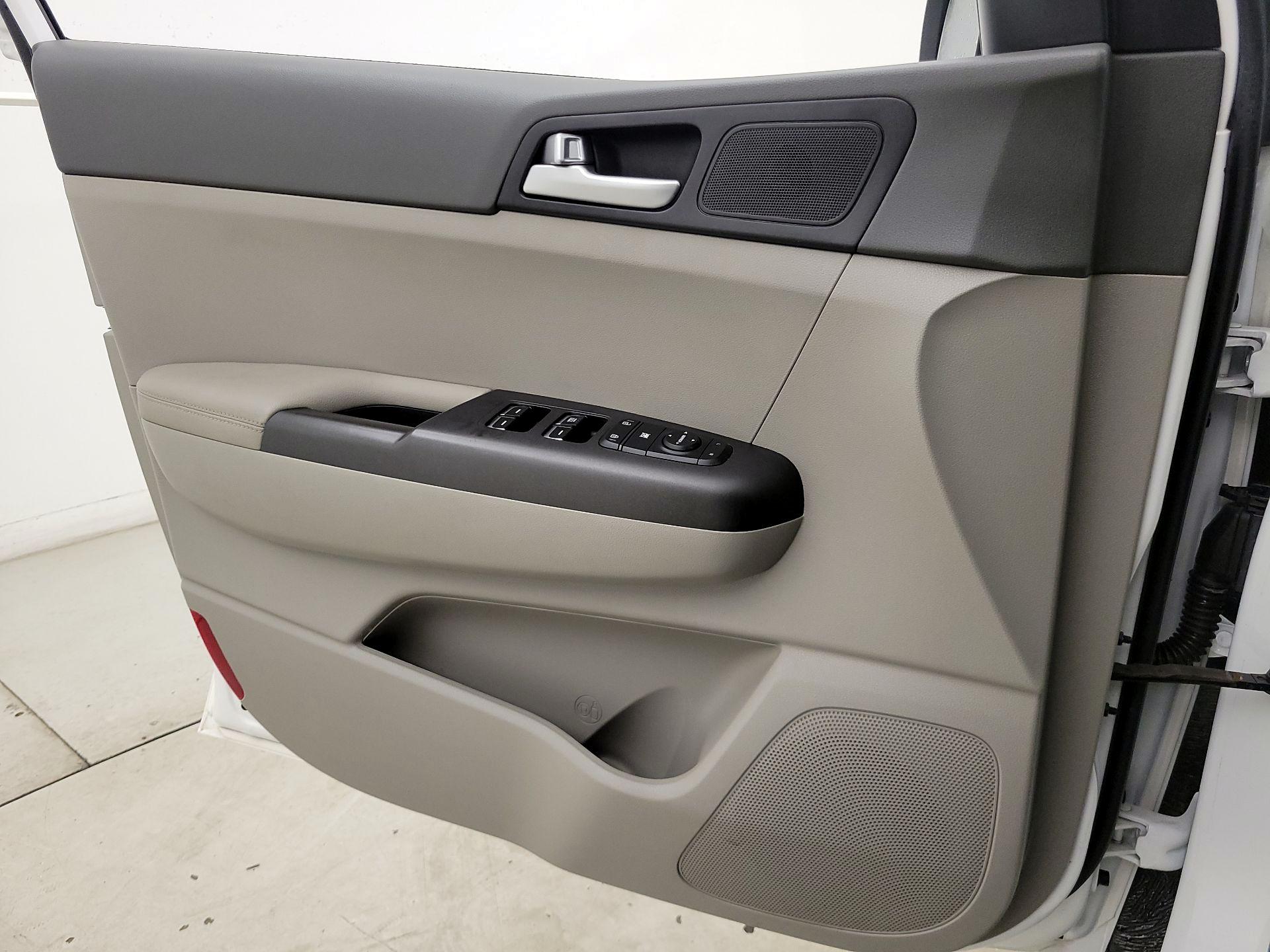 Thumbnail: 2019 Kia Sportage - 12