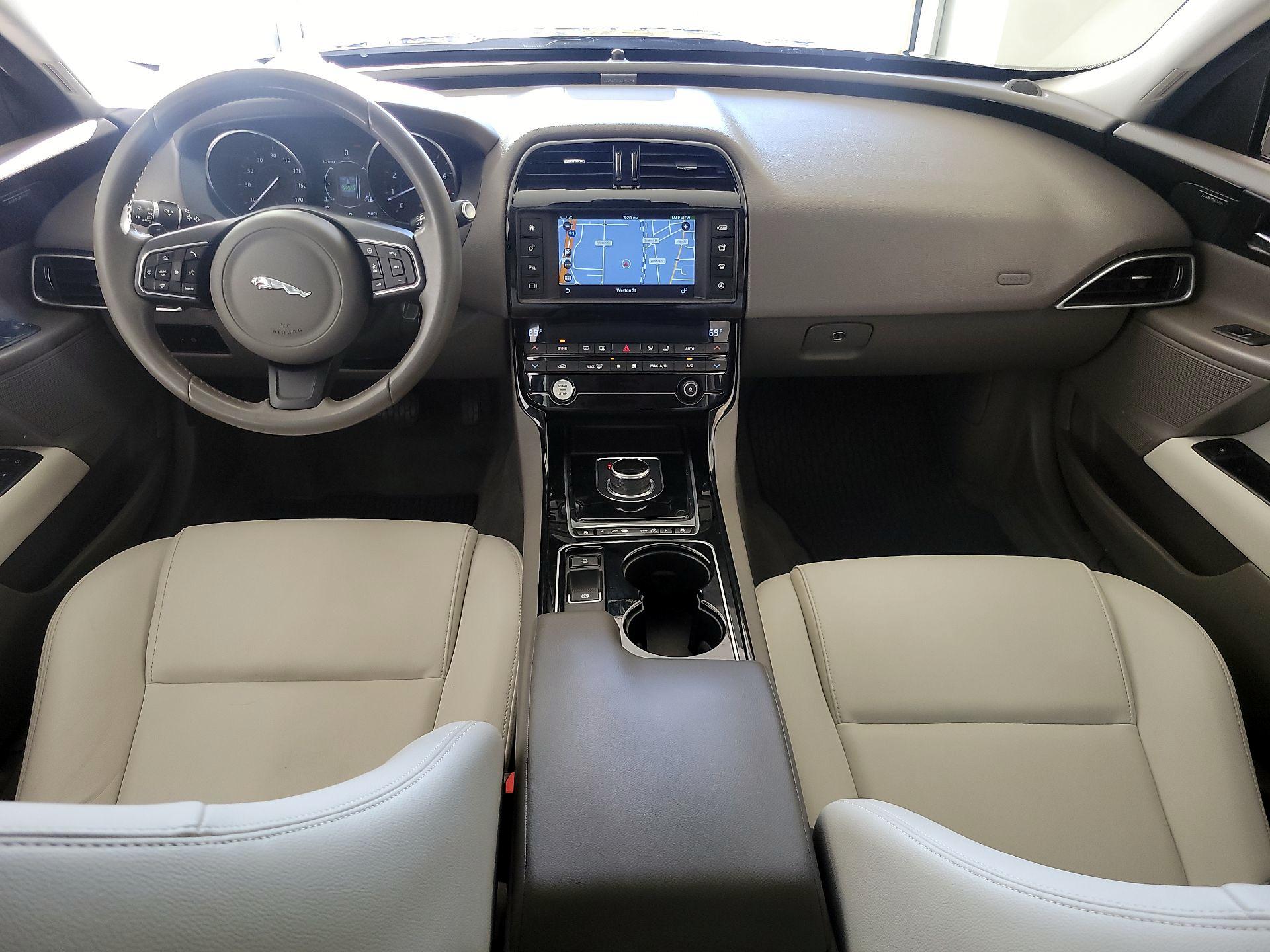 Thumbnail: 2017 Jaguar XE - 9