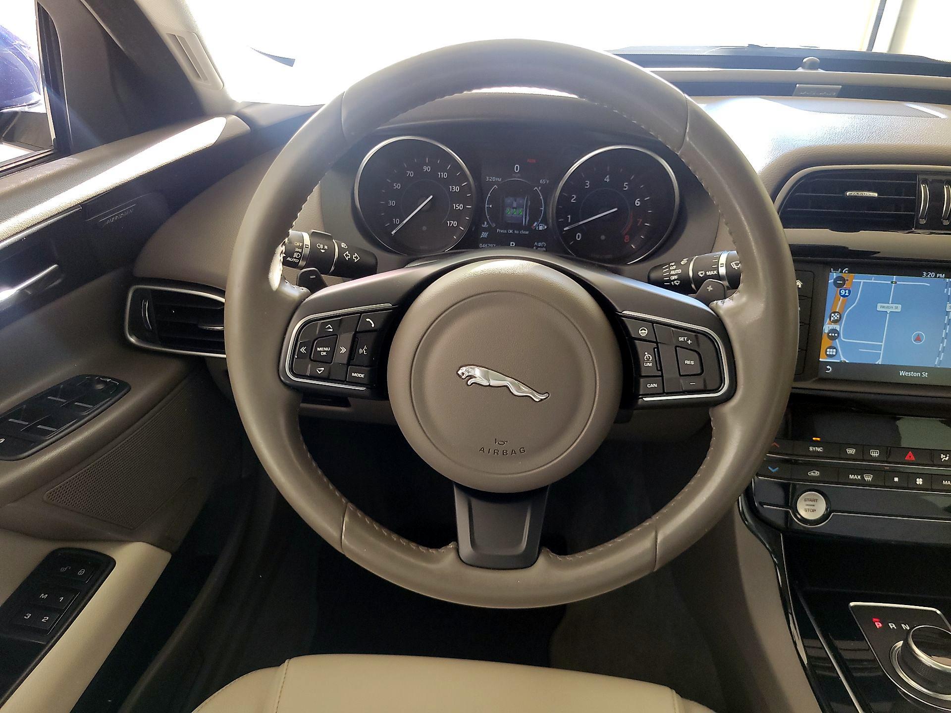Thumbnail: 2017 Jaguar XE - 10