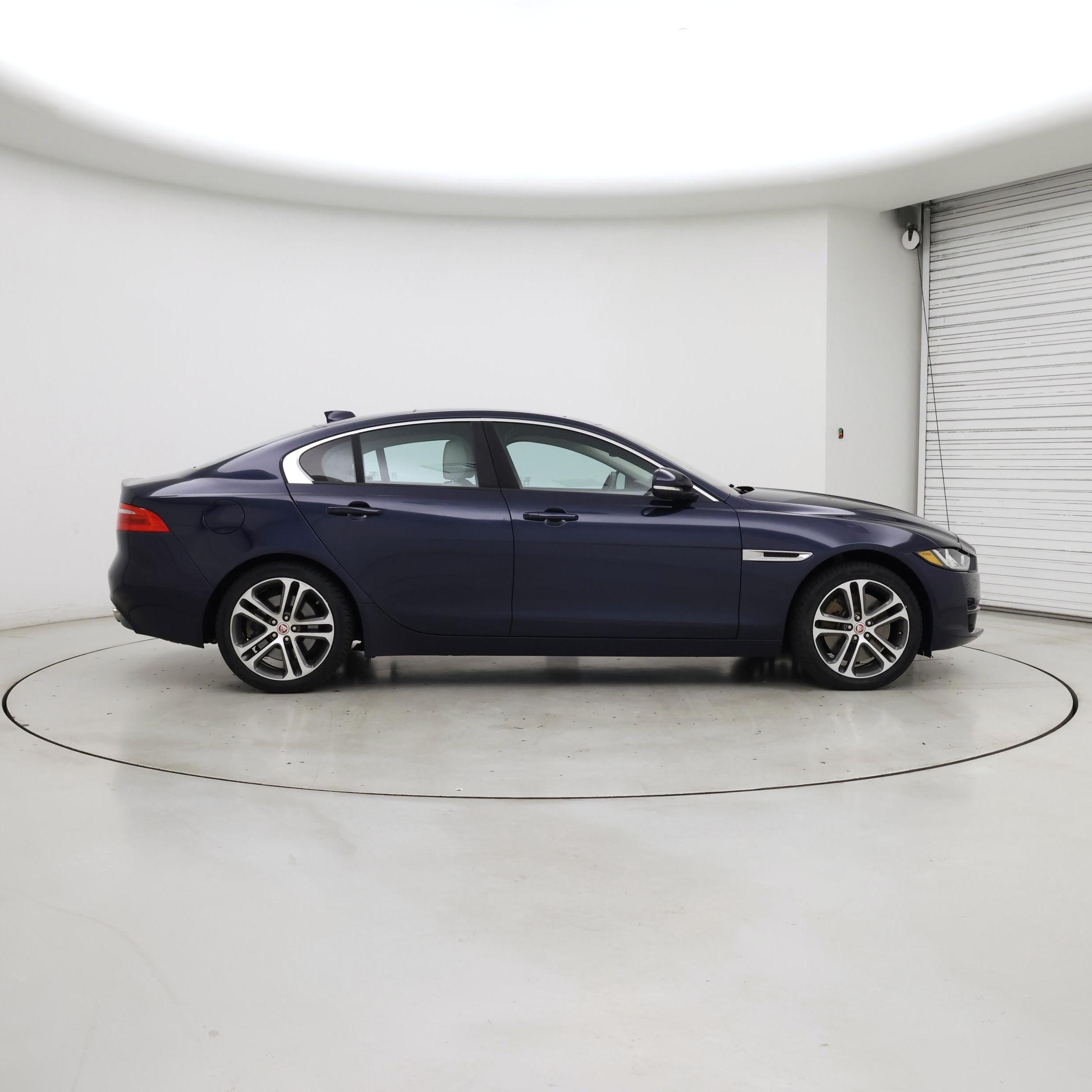 Thumbnail: 2017 Jaguar XE - 7
