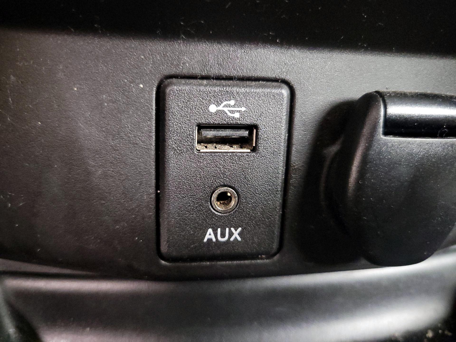 Thumbnail: 2015 Nissan Rogue - 18