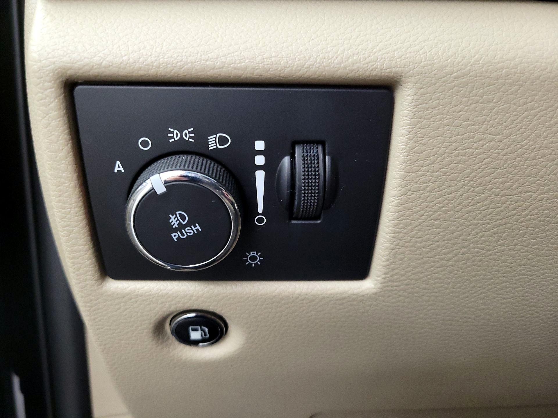 Thumbnail: 2021 Jeep Grand Cherokee - 13