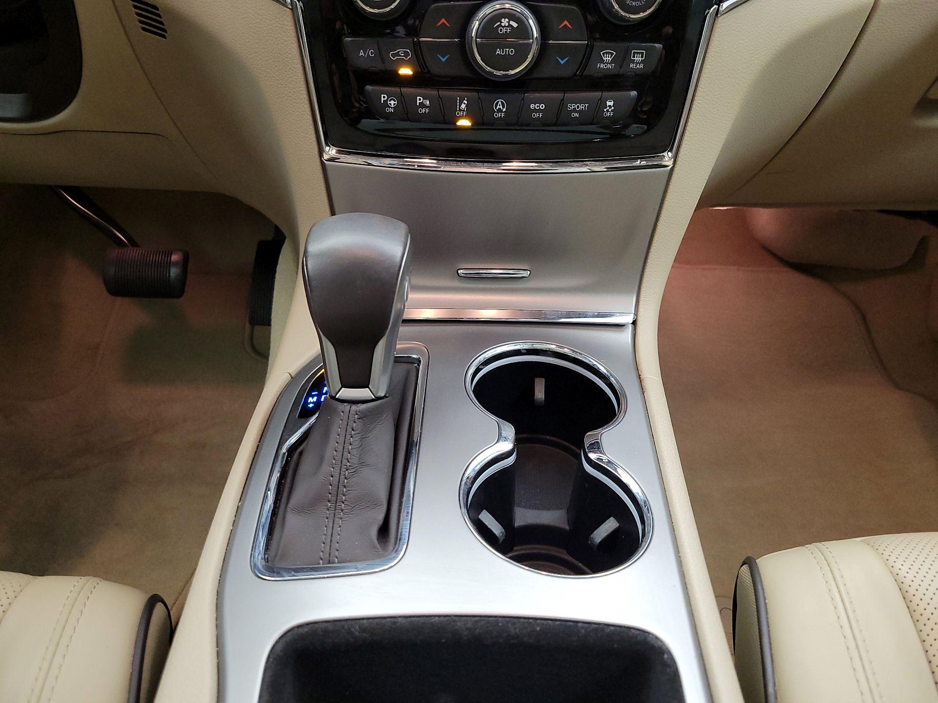 Thumbnail: 2021 Jeep Grand Cherokee - 18