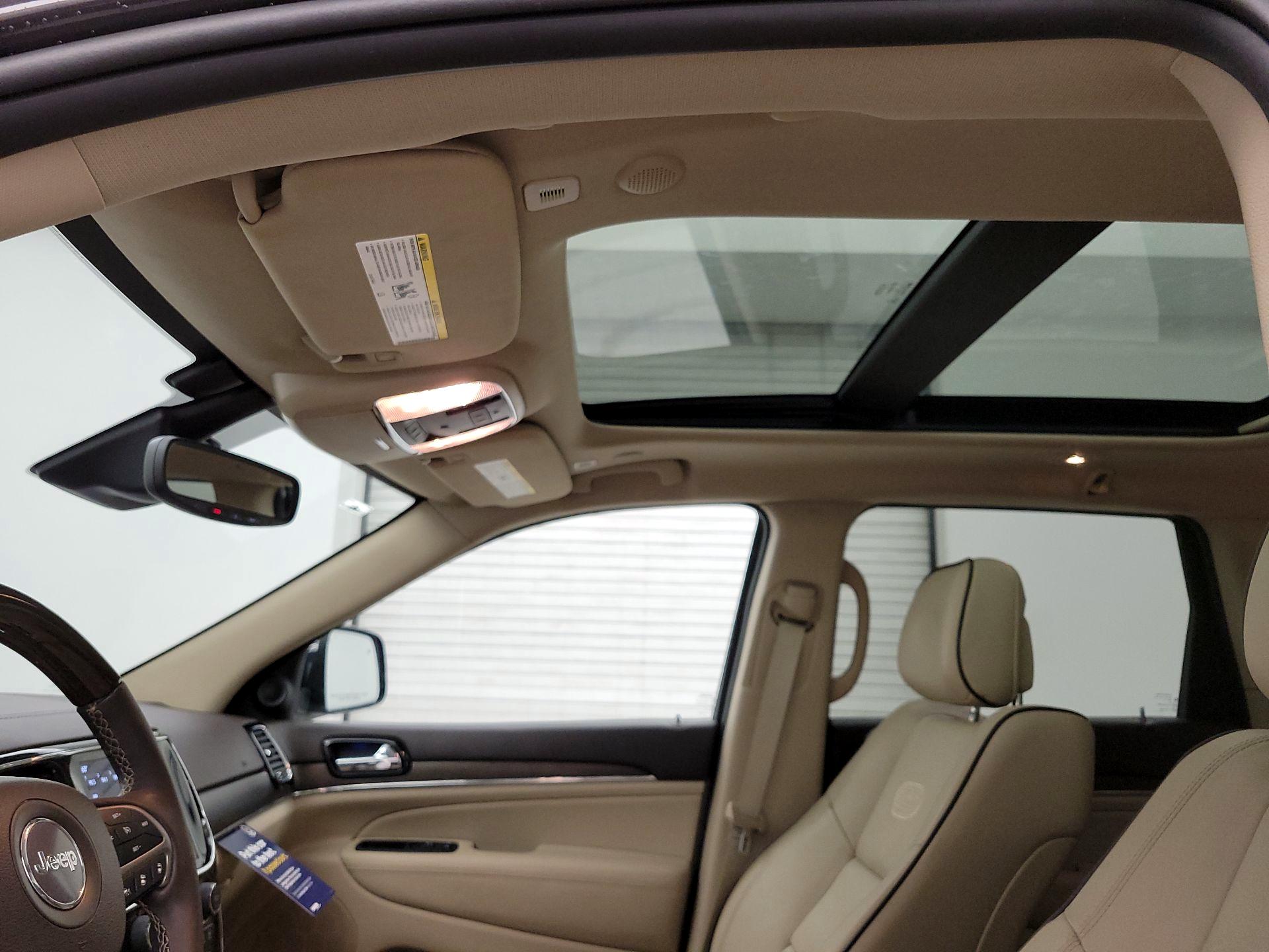 Thumbnail: 2021 Jeep Grand Cherokee - 20