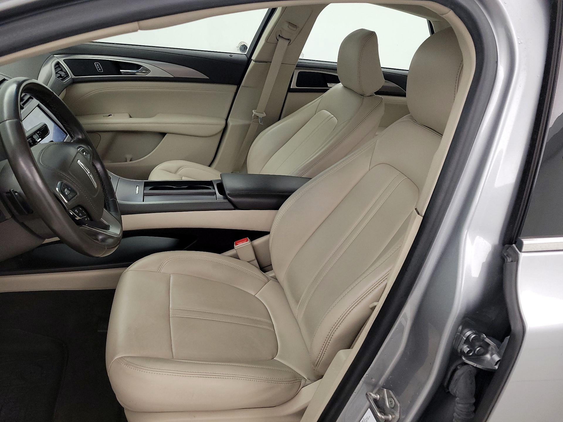 Thumbnail: 2020 Lincoln MKZ - 11