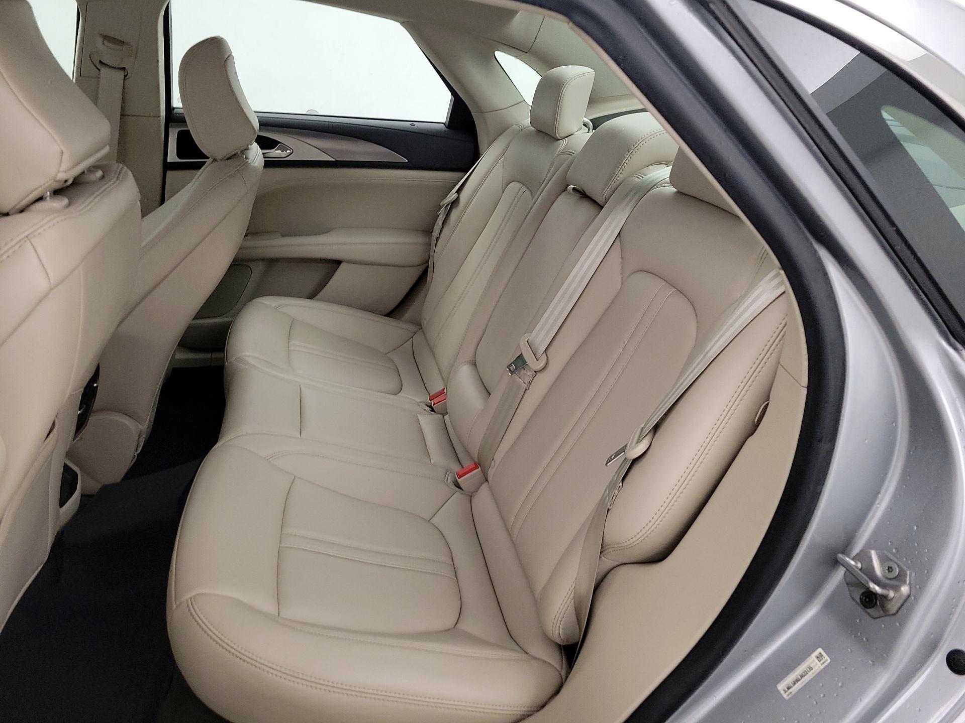 Thumbnail: 2020 Lincoln MKZ - 18