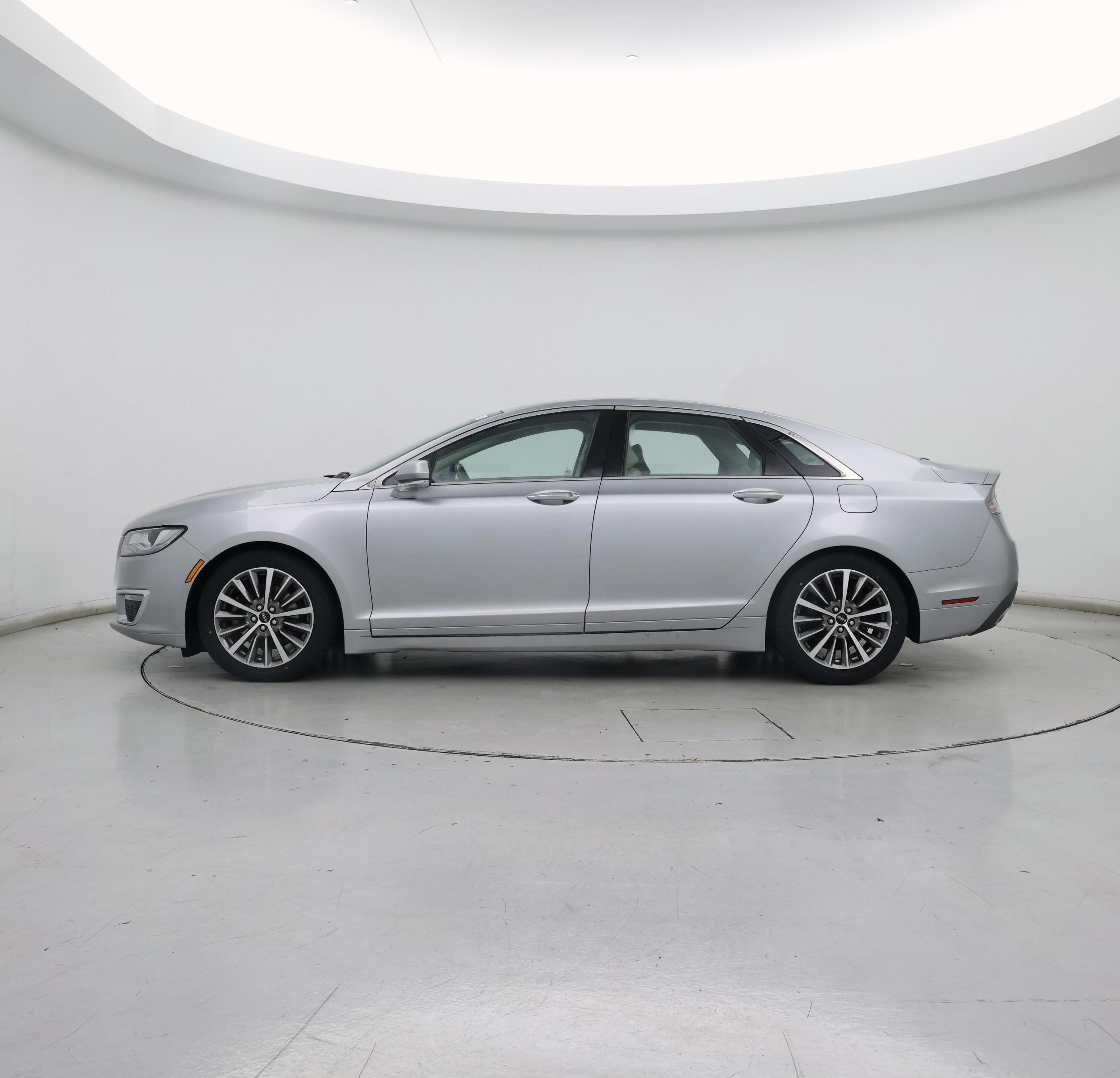 Thumbnail: 2020 Lincoln MKZ - 3