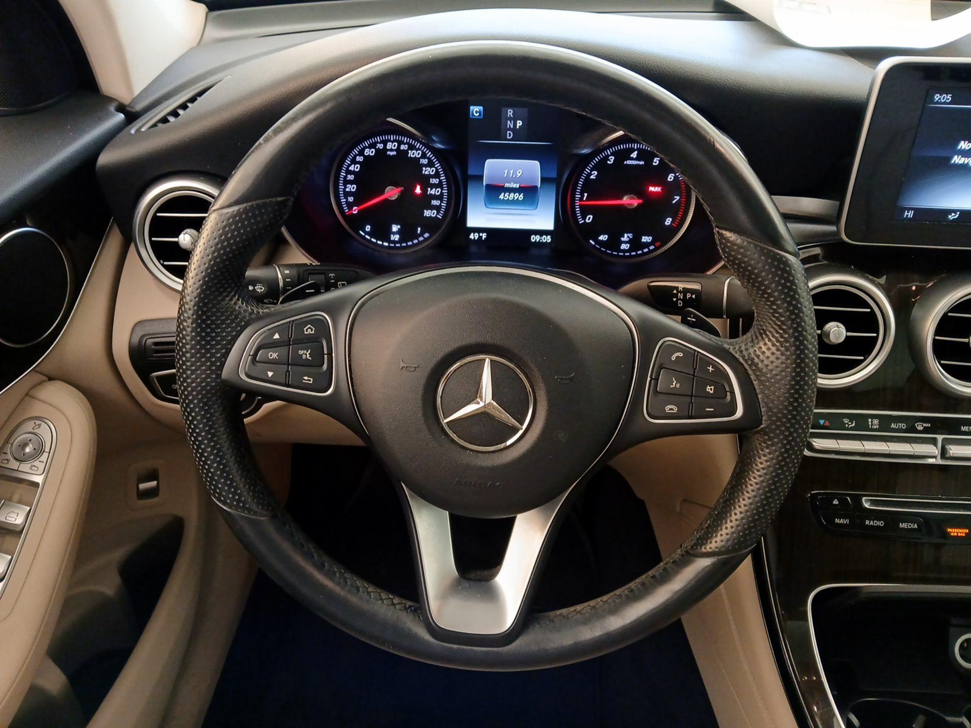 Thumbnail: 2017 Mercedes-Benz GLC - 10