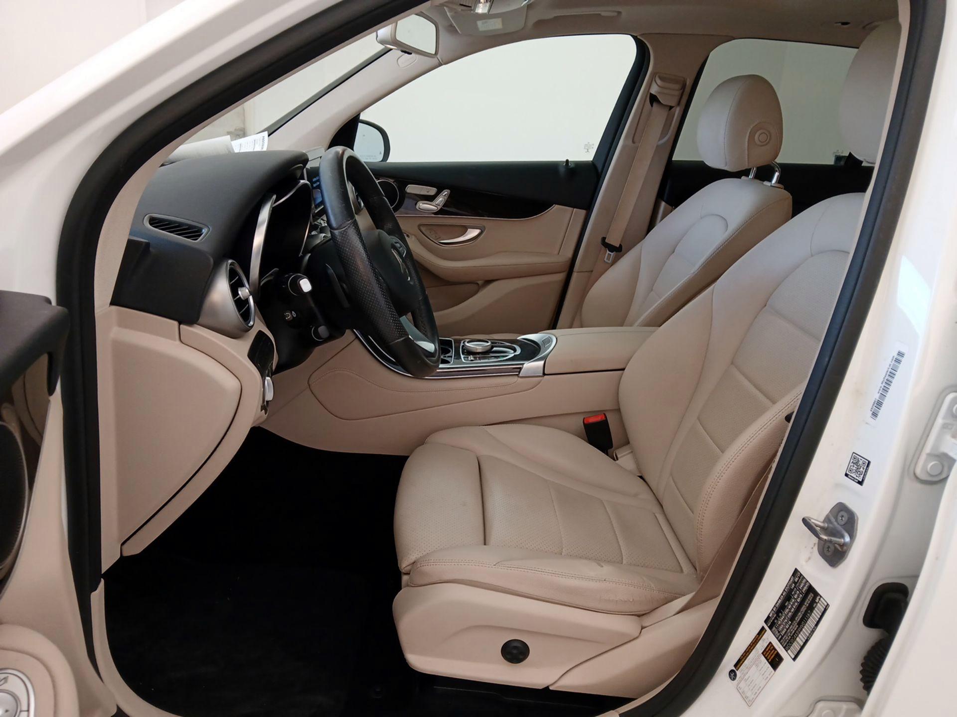 Thumbnail: 2017 Mercedes-Benz GLC - 11