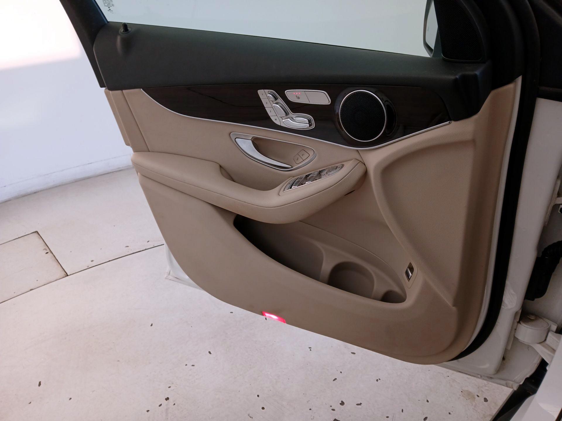 Thumbnail: 2017 Mercedes-Benz GLC - 12