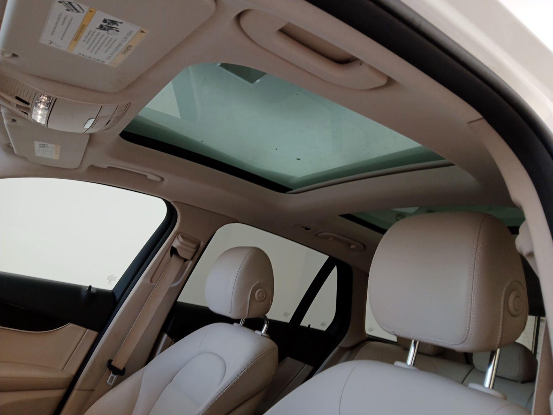 Thumbnail: 2017 Mercedes-Benz GLC - 19