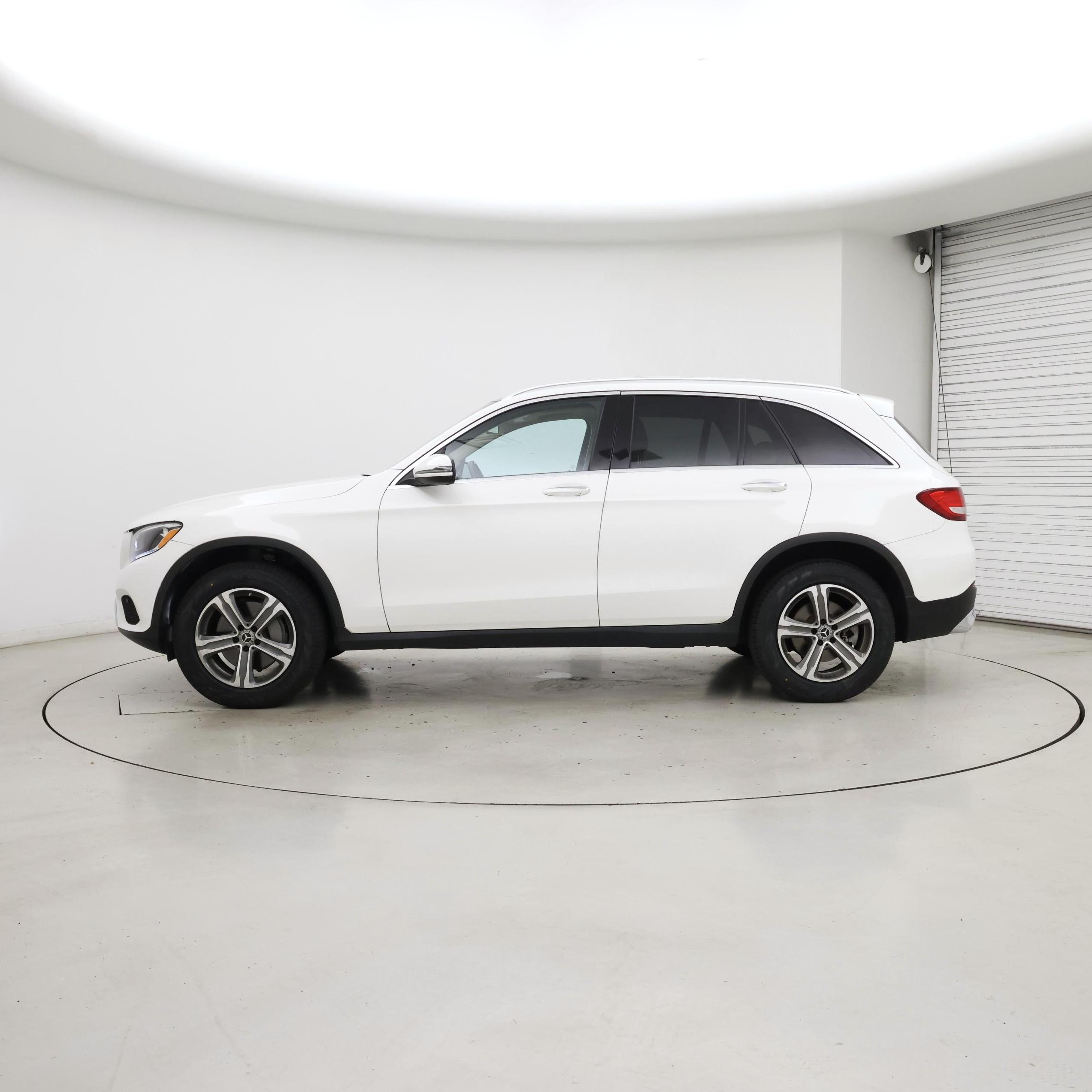 Thumbnail: 2017 Mercedes-Benz GLC - 3