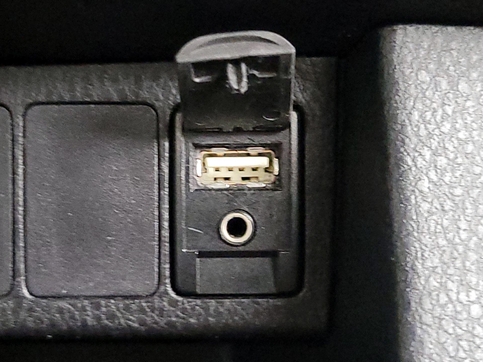 Thumbnail: 2016 Toyota Corolla - 18