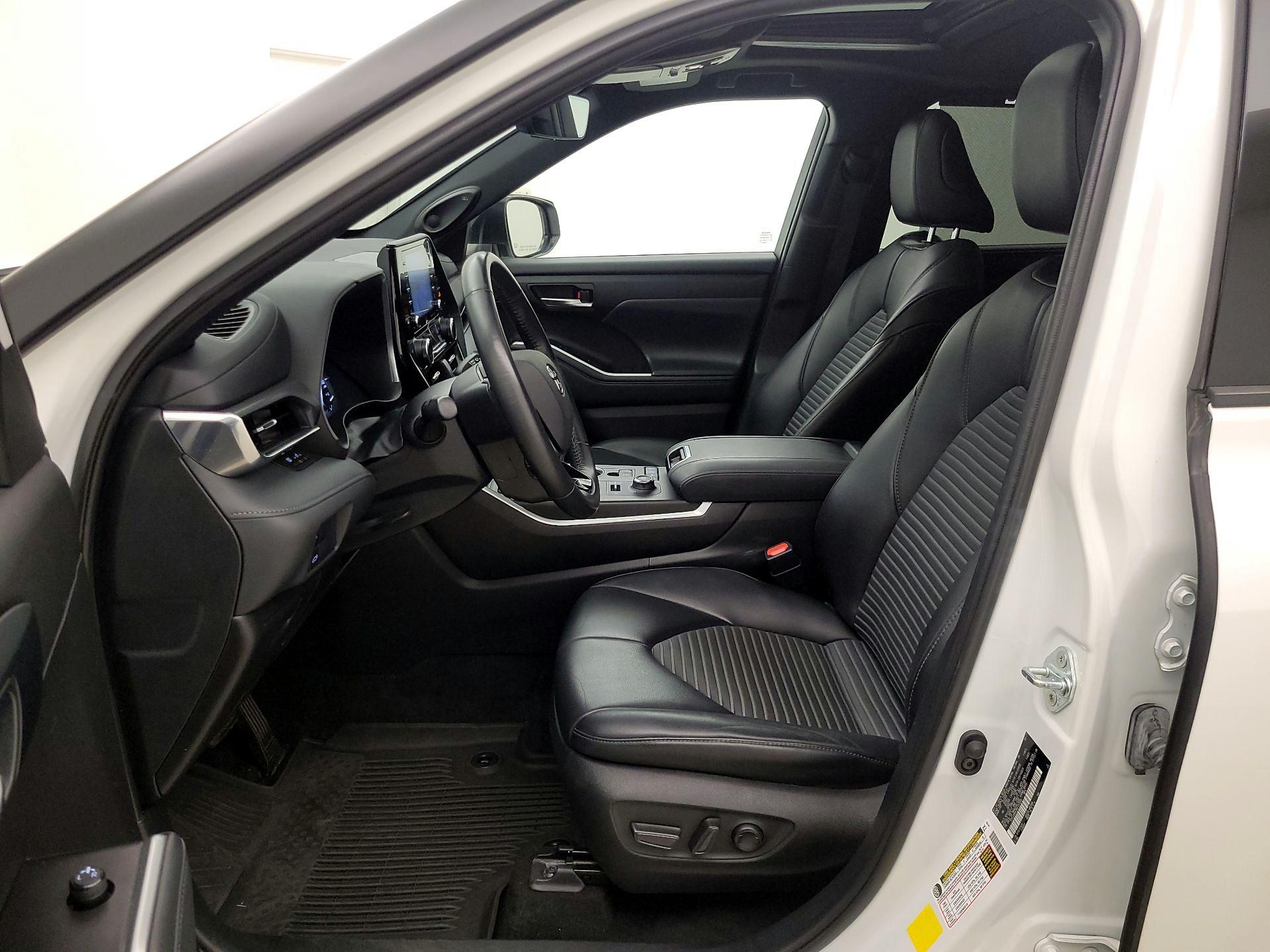 Thumbnail: 2021 Toyota Highlander - 11