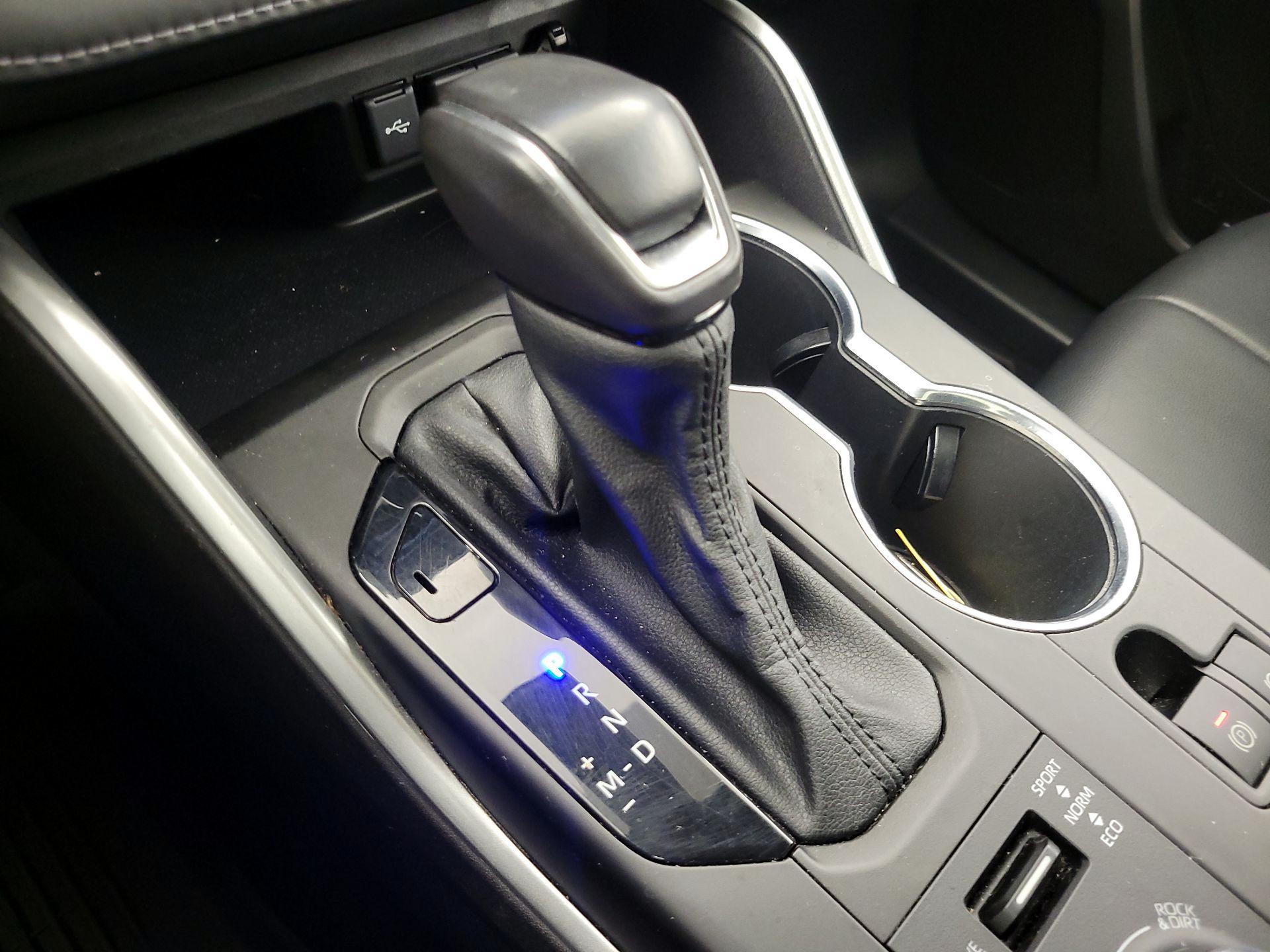 Thumbnail: 2021 Toyota Highlander - 18