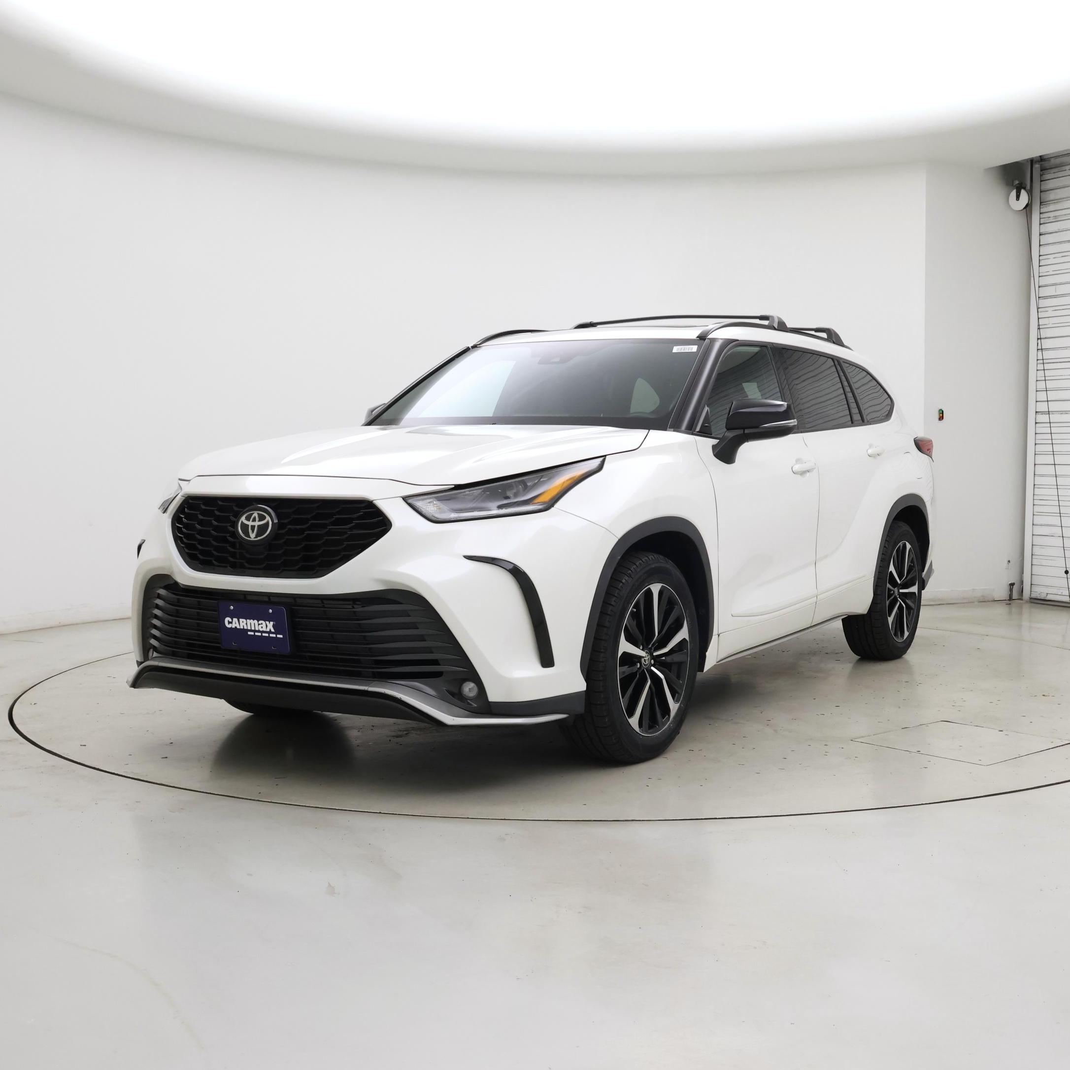 Thumbnail: 2021 Toyota Highlander - 4
