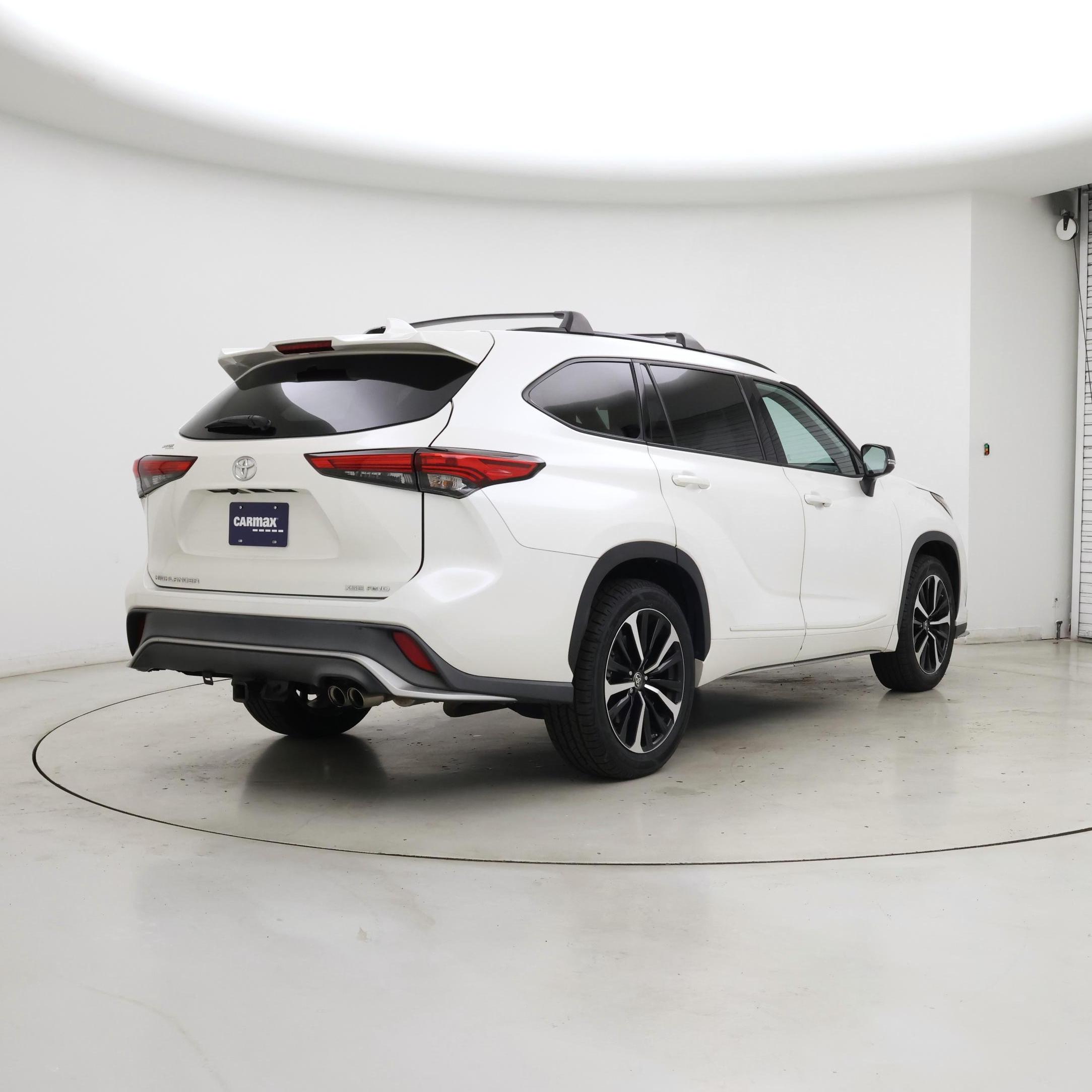 Thumbnail: 2021 Toyota Highlander - 8